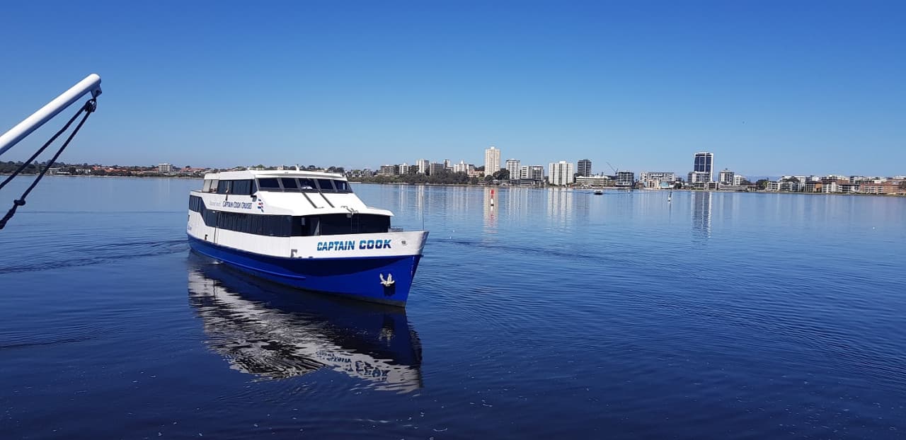Captain Cook Cruises - Swan River Lunch Cruise - სურათი 6
