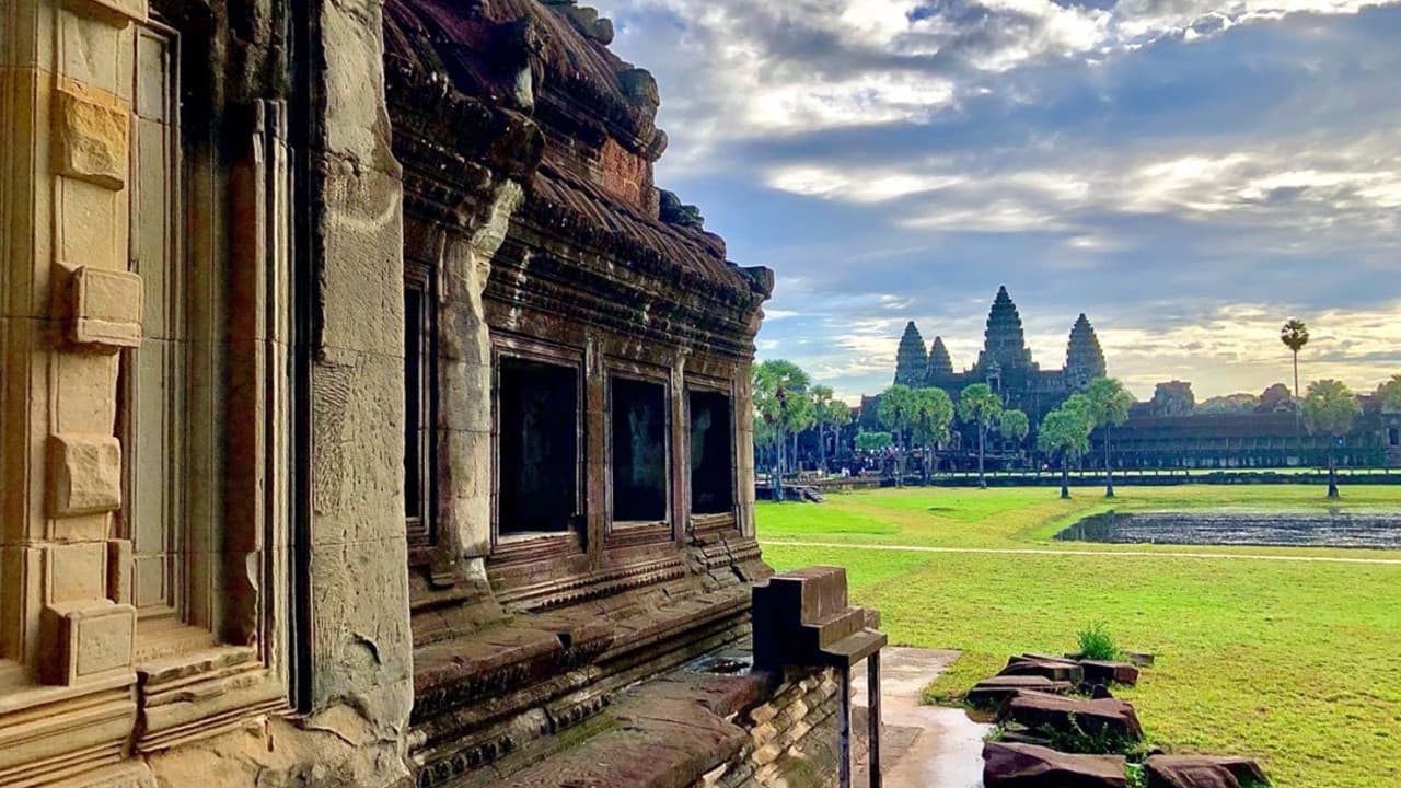 Angkor Temples Sunrise Tour by Tuk-Tuk - სურათი 2