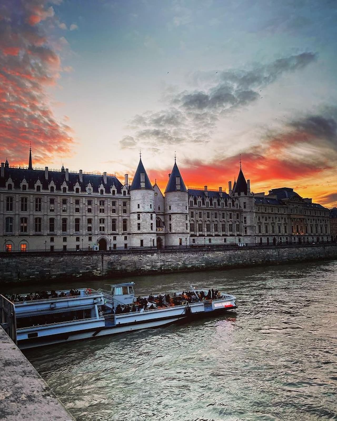 Seine River Sightseeing Cruise by Bateaux Mouches - სურათი 13