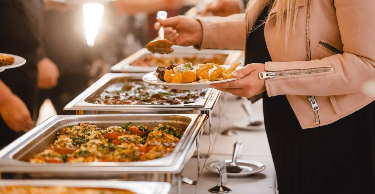 Sydney Harbour Buffet Lunch Cruise aboard Magistic Cruises from Darling Harbour - სურათი 3