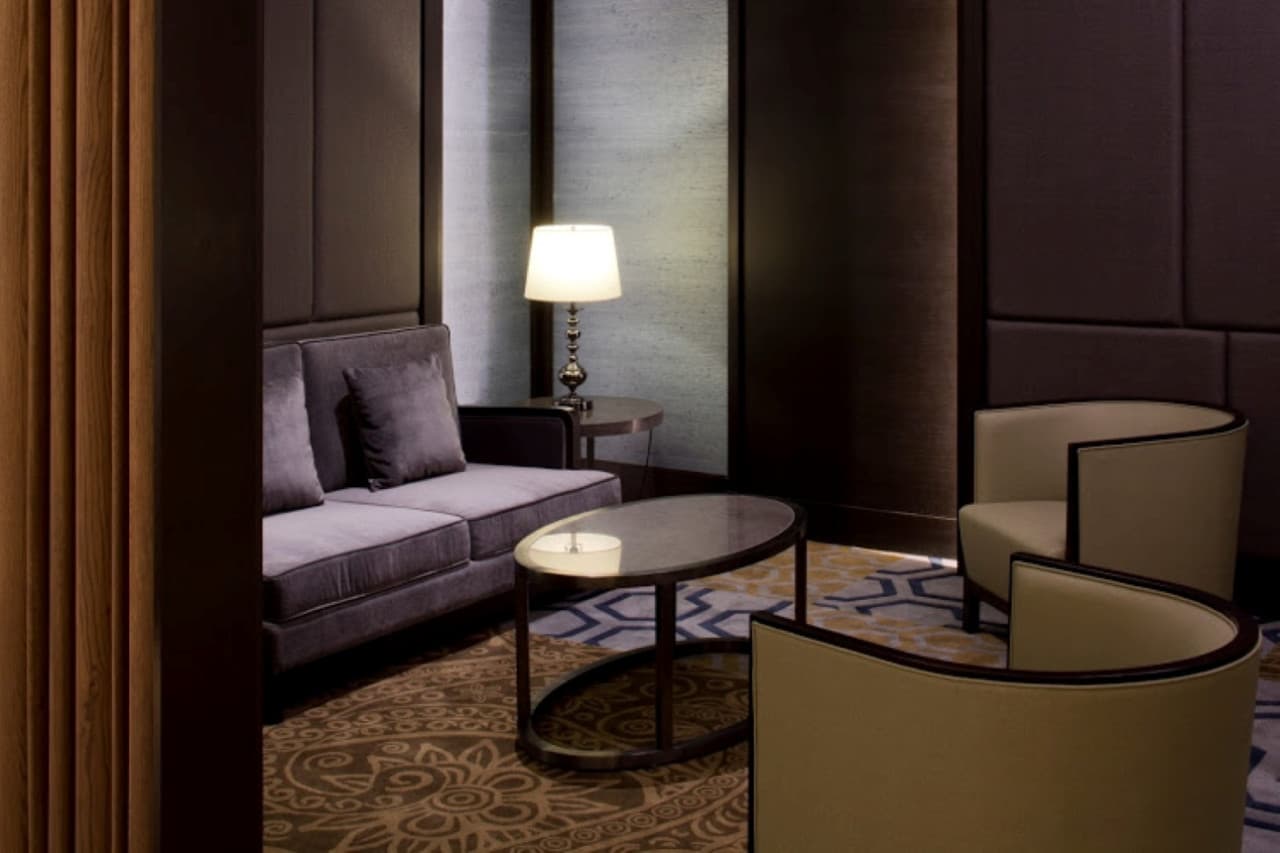 Plaza Premium Lounge - London Heathrow Airport Terminal 2 - სურათი 2