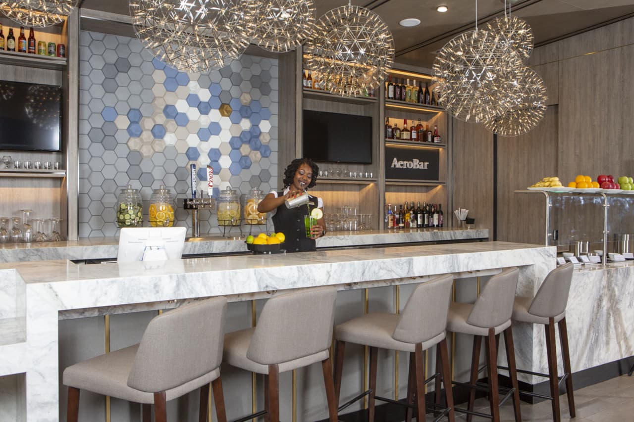 Plaza Premium Lounge - Dallas Fort Worth International Airport Terminal E - მთავარი სურათი