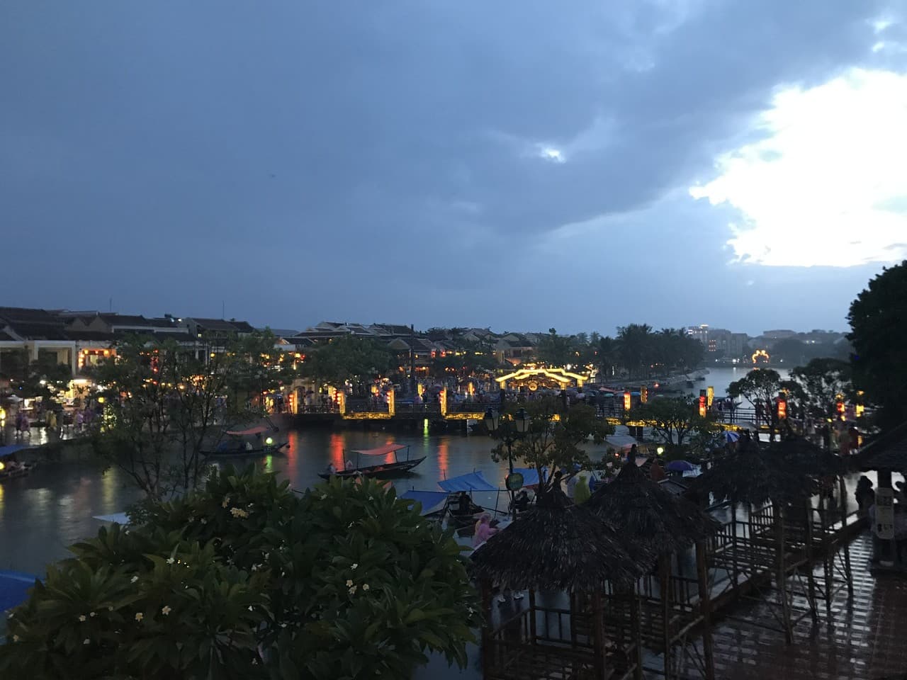 Hoai River Evening Boat Ride with Lantern Experience - სურათი 4