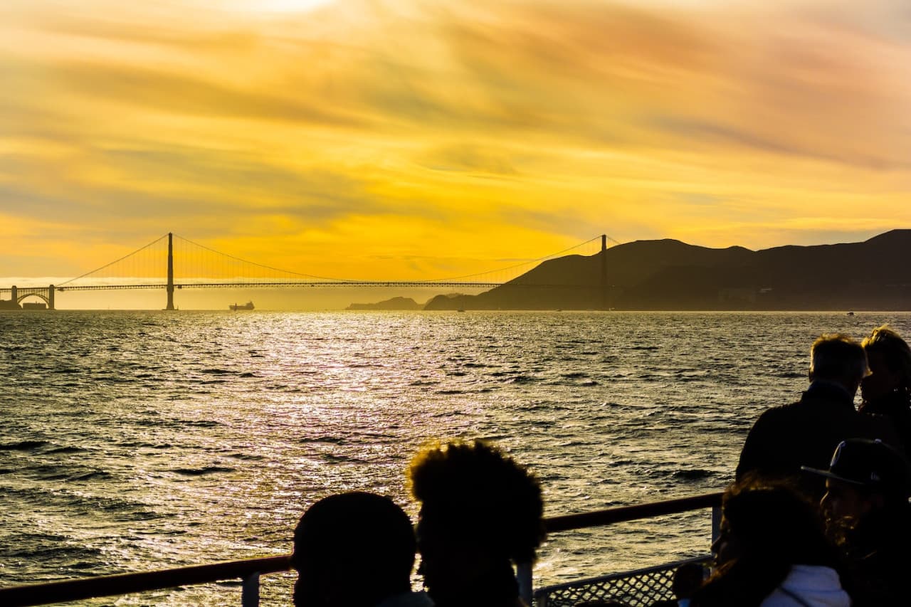 San Francisco Bay 2 Hour Sunset or Evening Sightseeing Boat Cruise by Red and White Fleet - სურათი 6