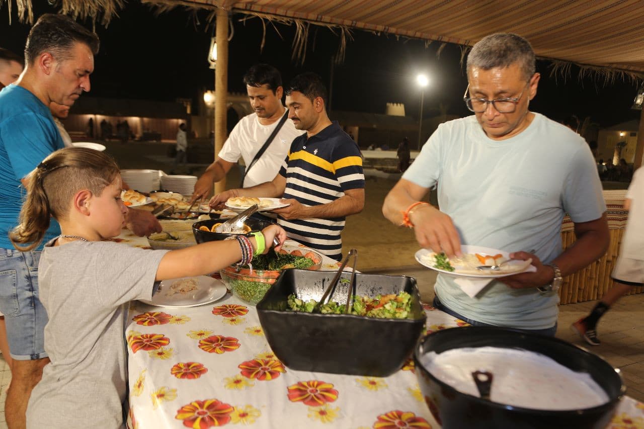 Premium Evening Desert Safari Tour from Dubai with BBQ Dinner - სურათი 9