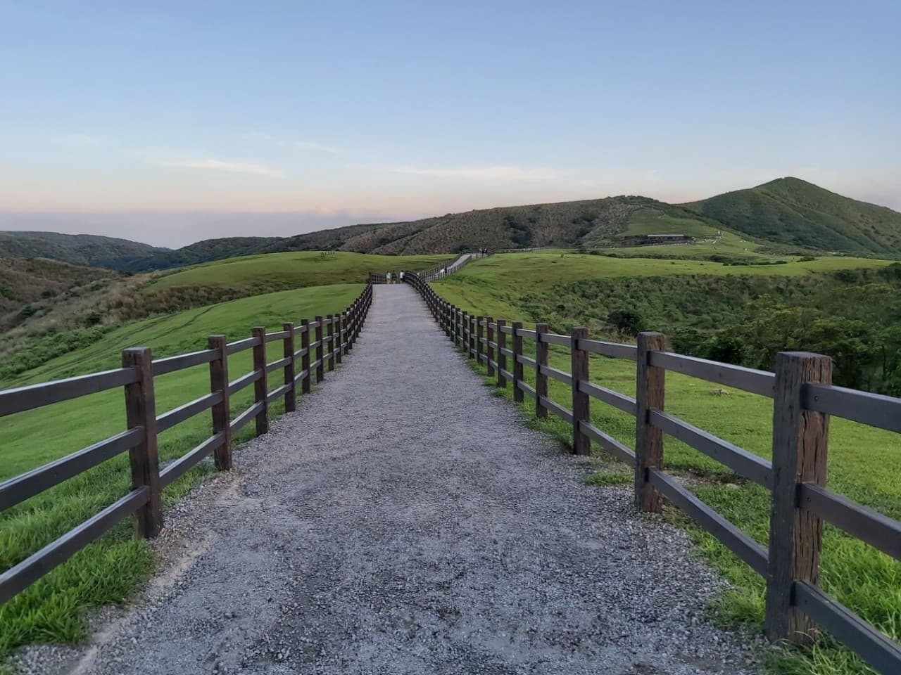 Yangmingshan National Park and Beitou Hot Spring Full-Day Tour from Taipei - სურათი 2