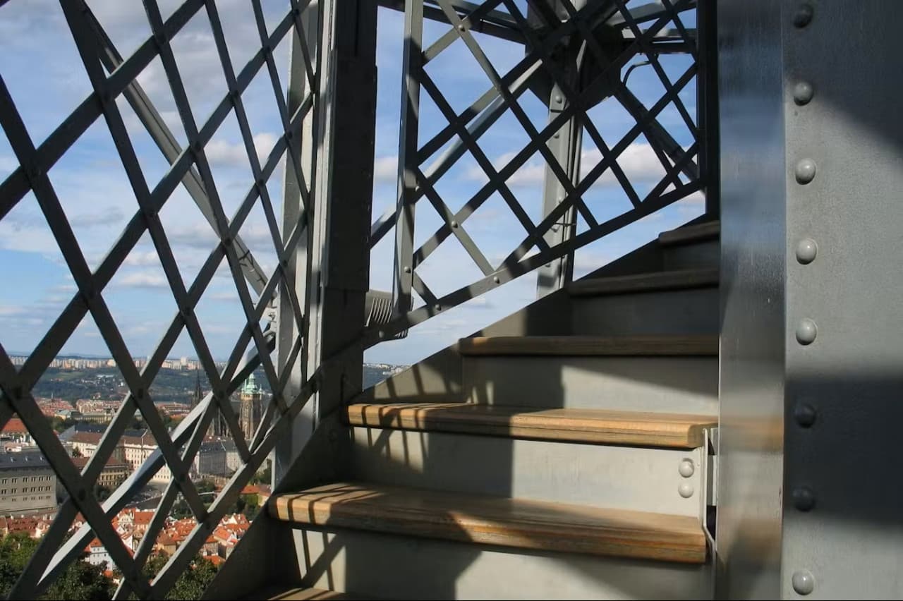 Petřín Tower & Mirror Maze Ticket - სურათი 7