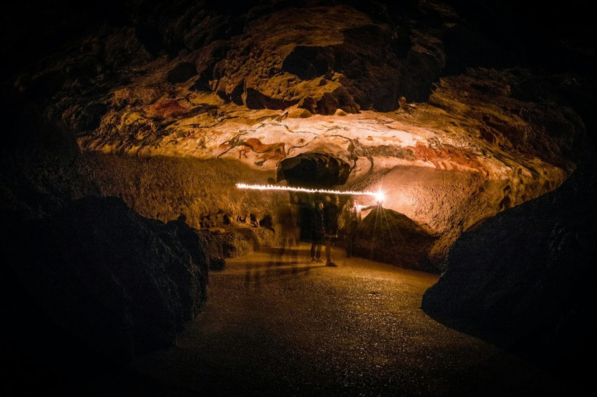 Lascaux II Guided Tour - მთავარი სურათი