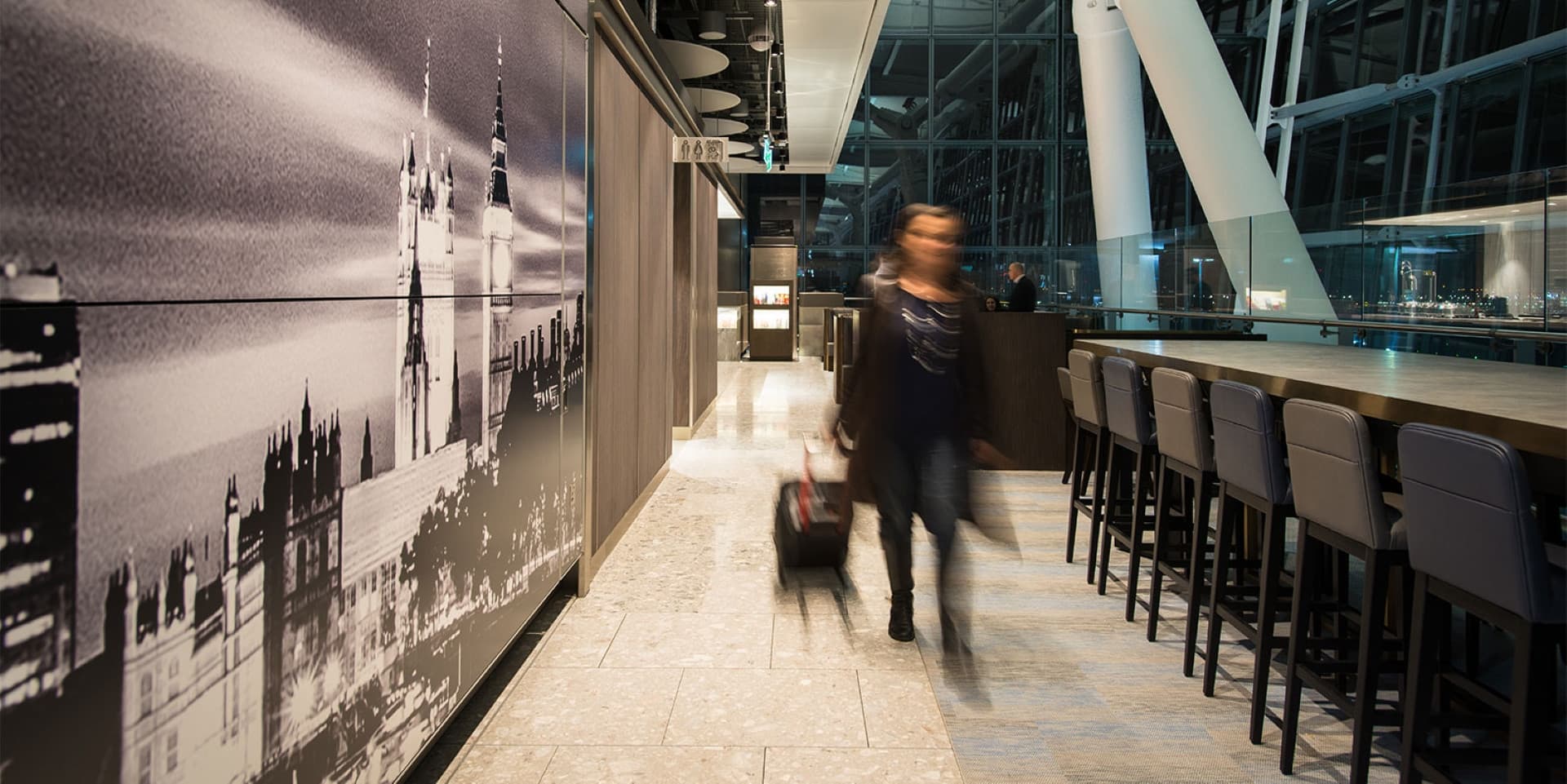 Plaza Premium Lounge - London Heathrow Airport Terminal 5 - სურათი 5
