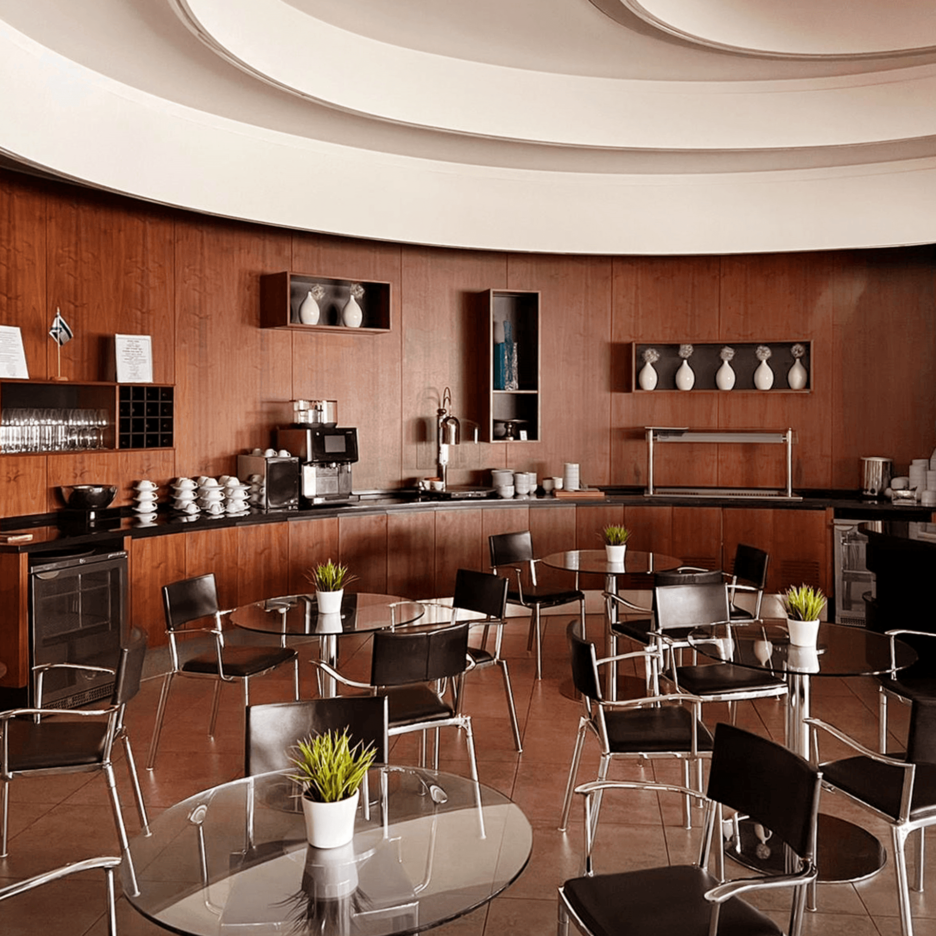 Plaza Premium Lounge - London Heathrow Airport Terminal 4 - სურათი 8