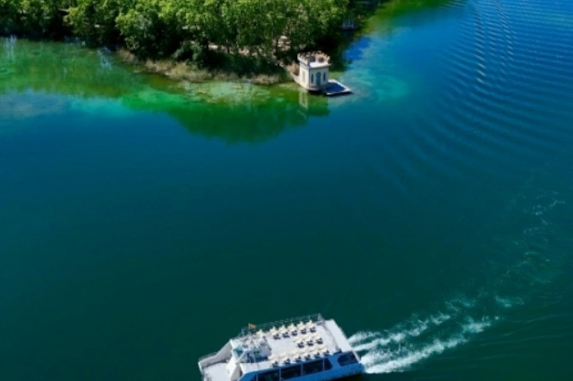 Girona: Lake of Banyoles Boat Tour - სურათი 5