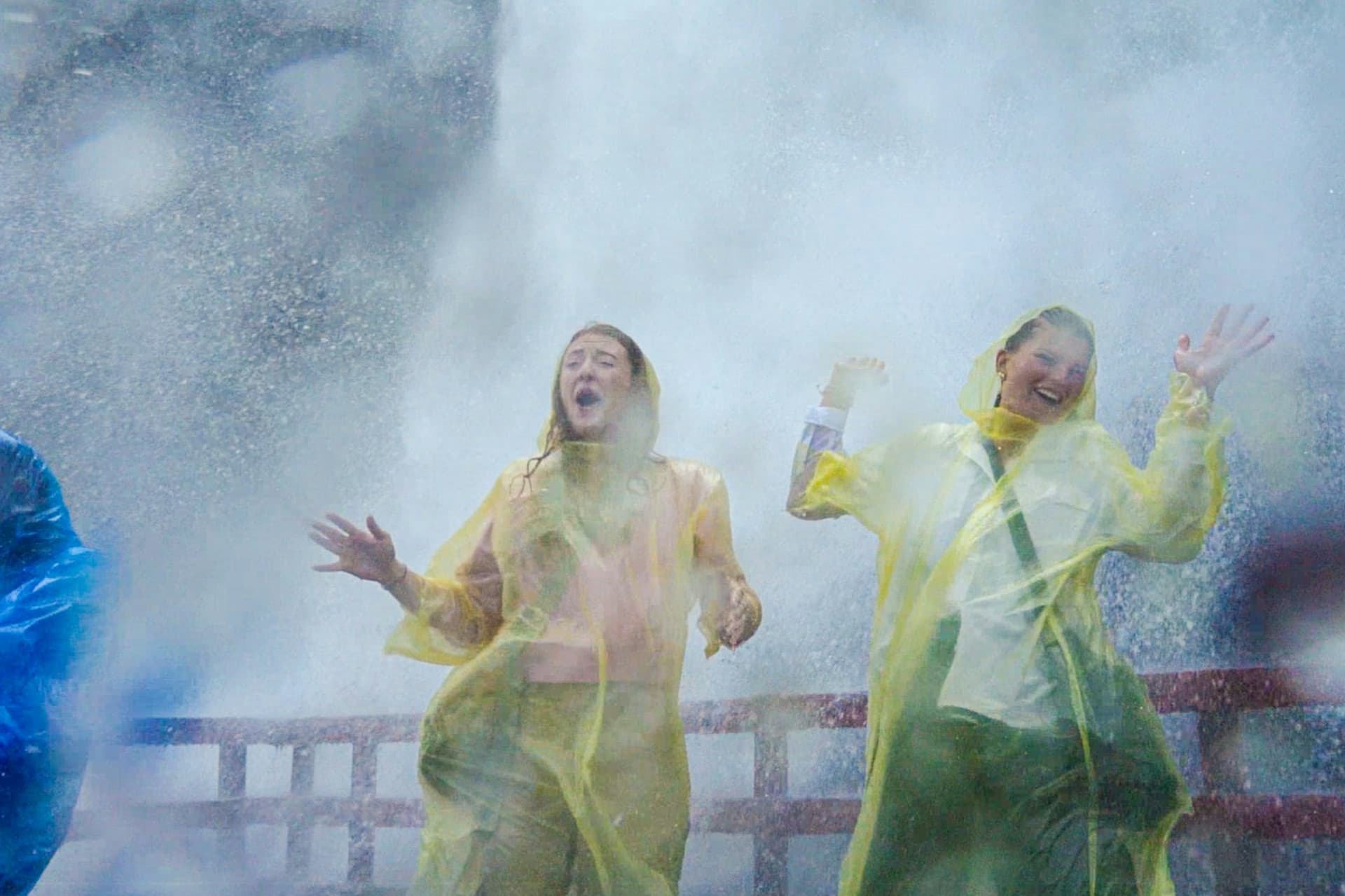 Niagara Falls US: Maid of the Mist Cruise + Cave of the Winds + Small Group Tour - სურათი 2