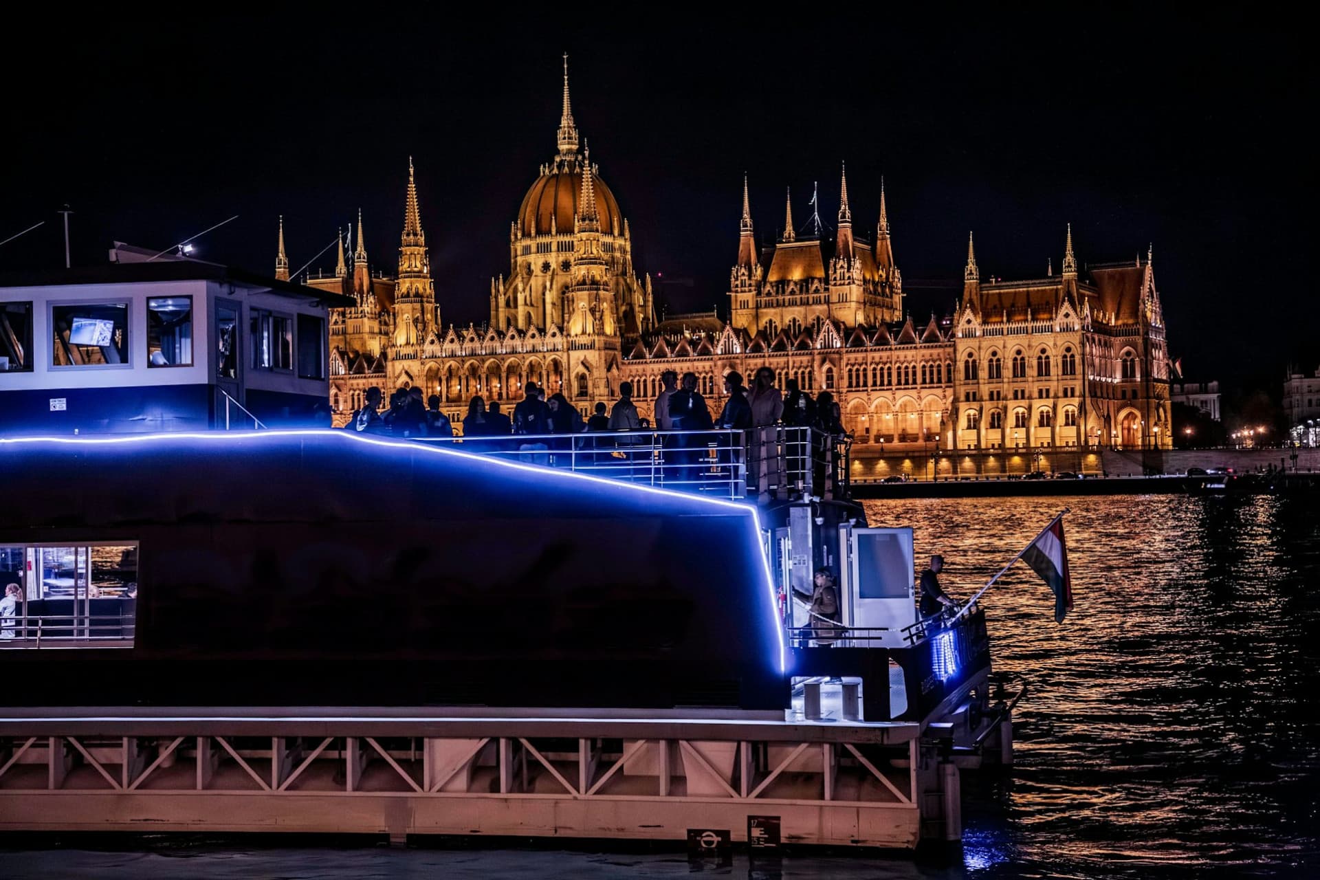 Budapest Parliament Panorama Sightseeing Cruise from Buda - სურათი 7