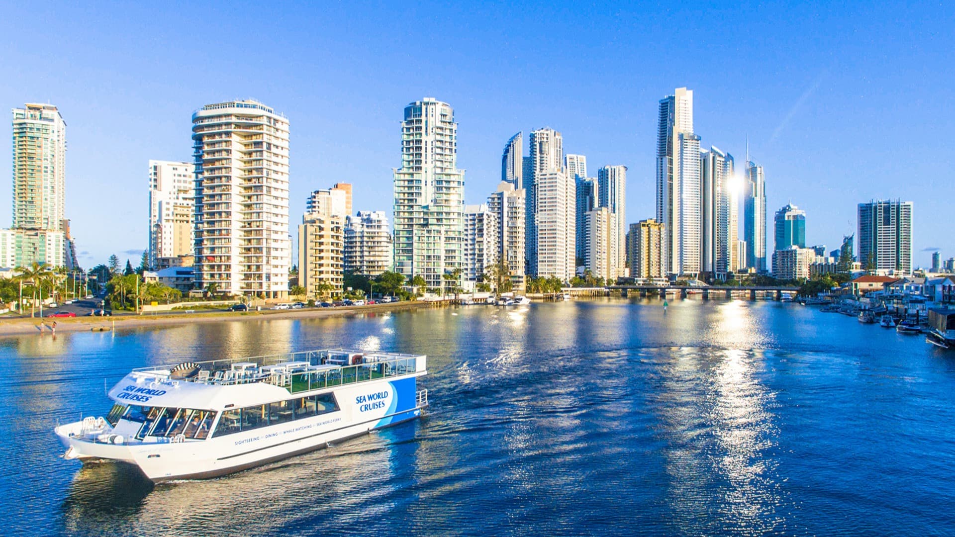 Gold Coast Sea World Cruises Buffet Lunch Cruise departing from Surfers Paradise - სურათი 5