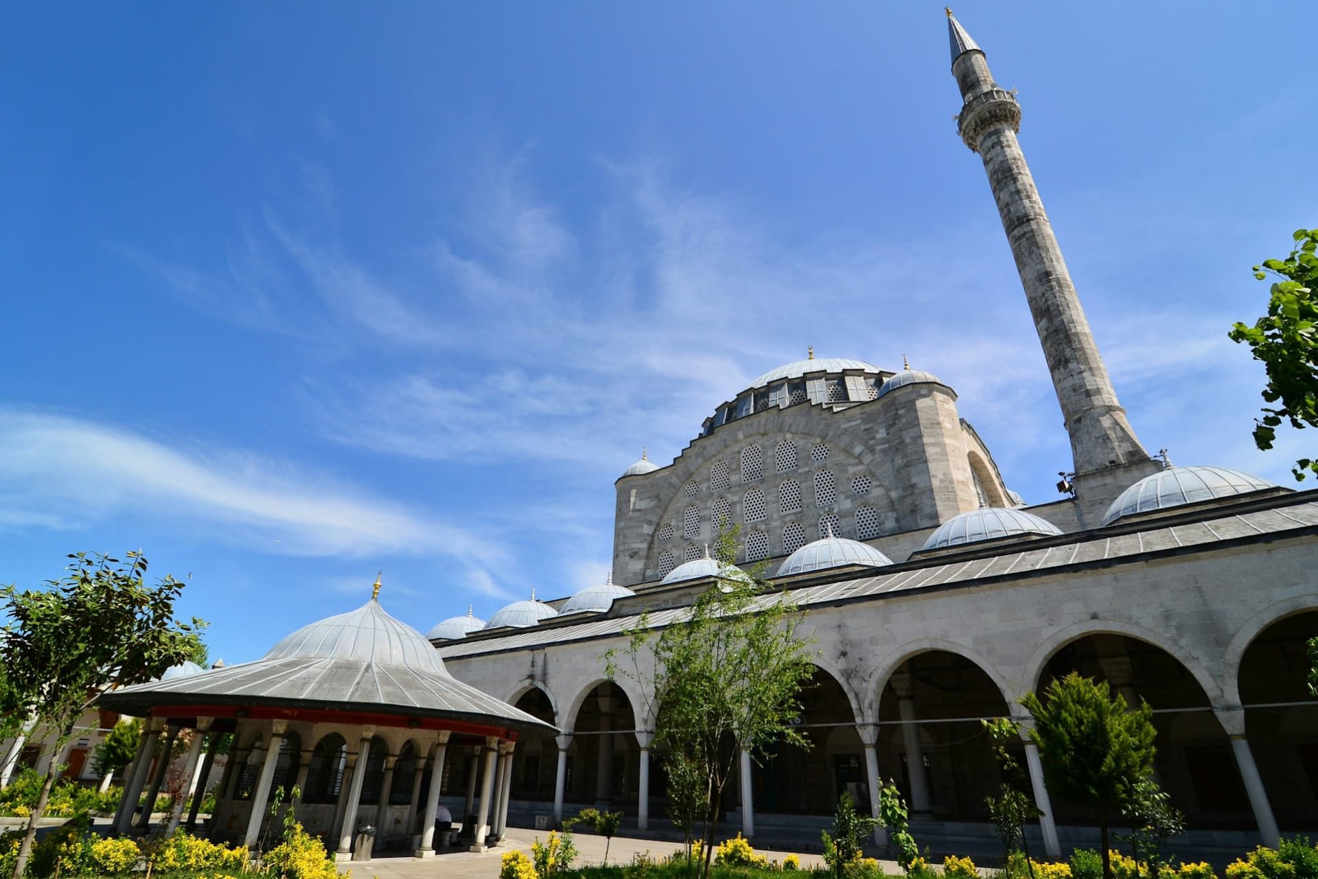 Istanbul Europe and Asia Half-Day Private Tour: Maiden's Tower and Mihrimah Sultan Mosque - სურათი 3