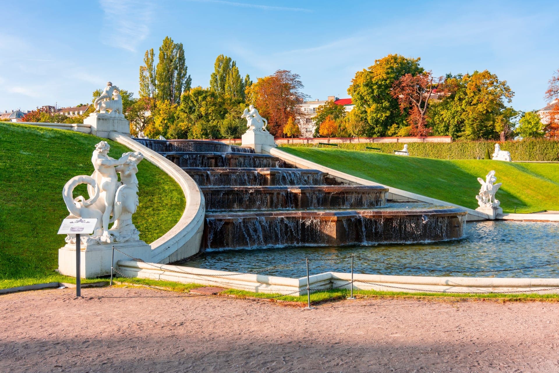 Upper Belvedere Palace Guided Tour with Skip-the-Ticket-Line Entry - სურათი 3