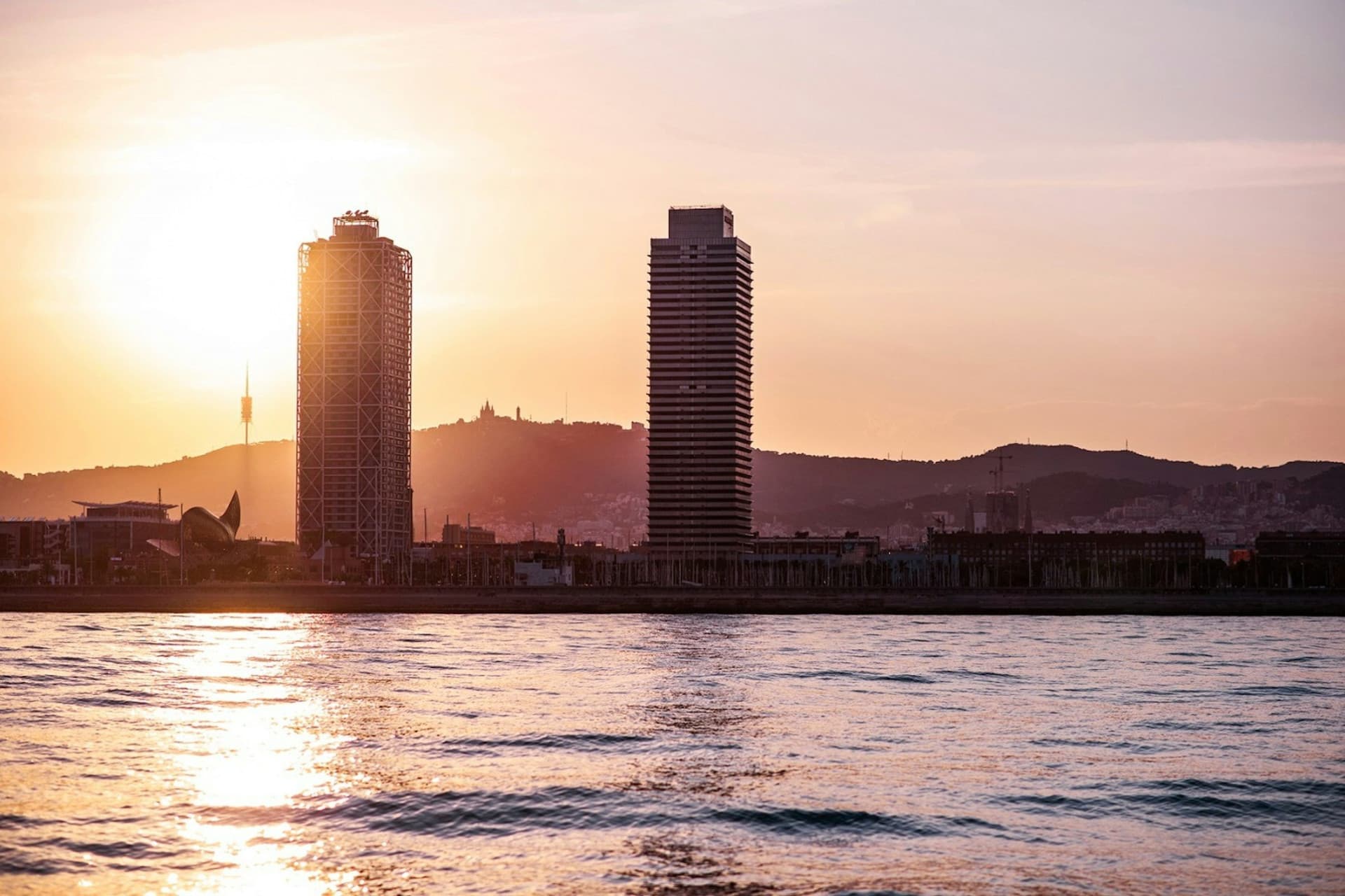 Barcelona Eco Catamaran Coastline Tour - სურათი 6