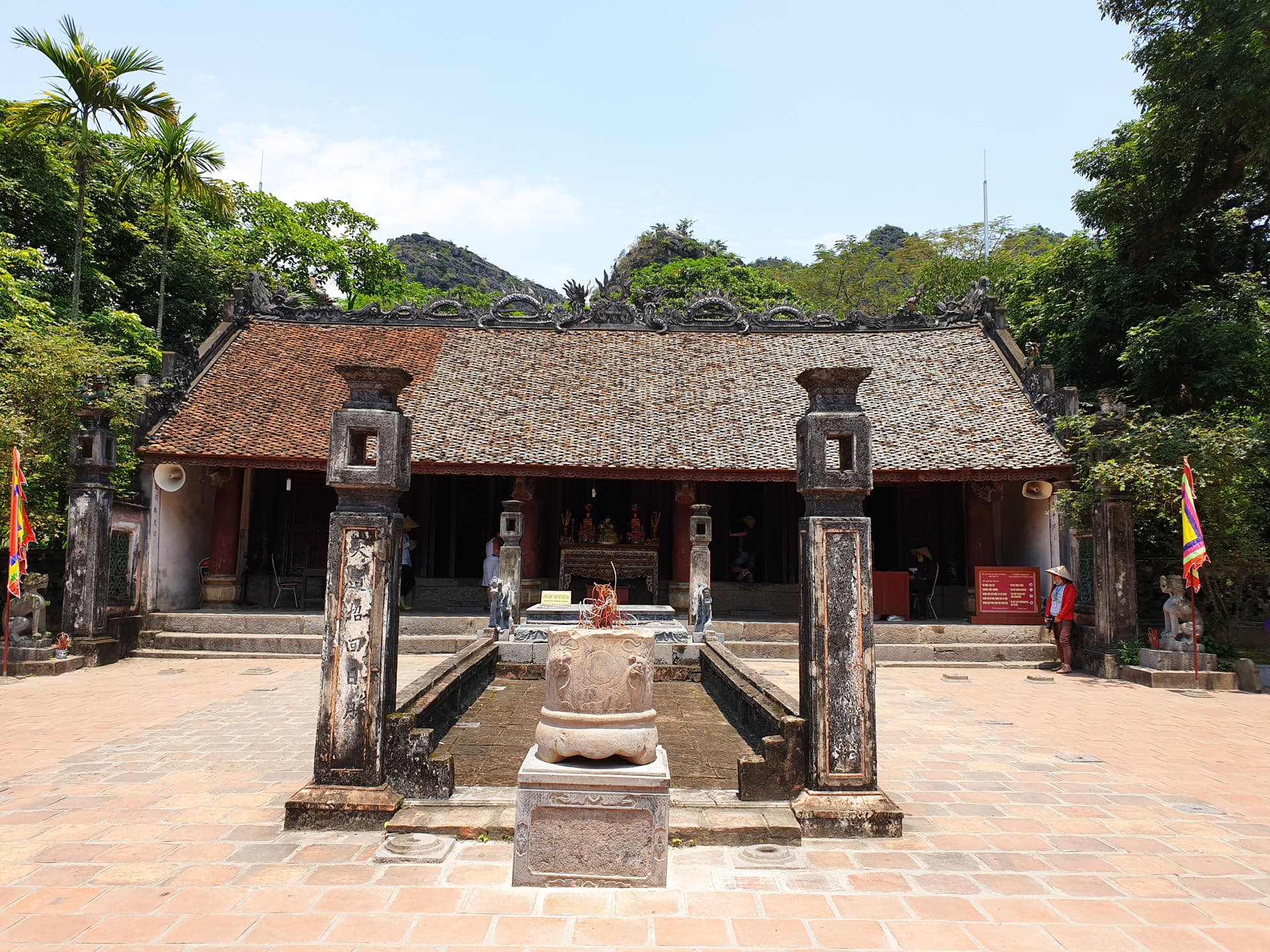 Hoa Lu and Tam Coc Tour from Hanoi - სურათი 6