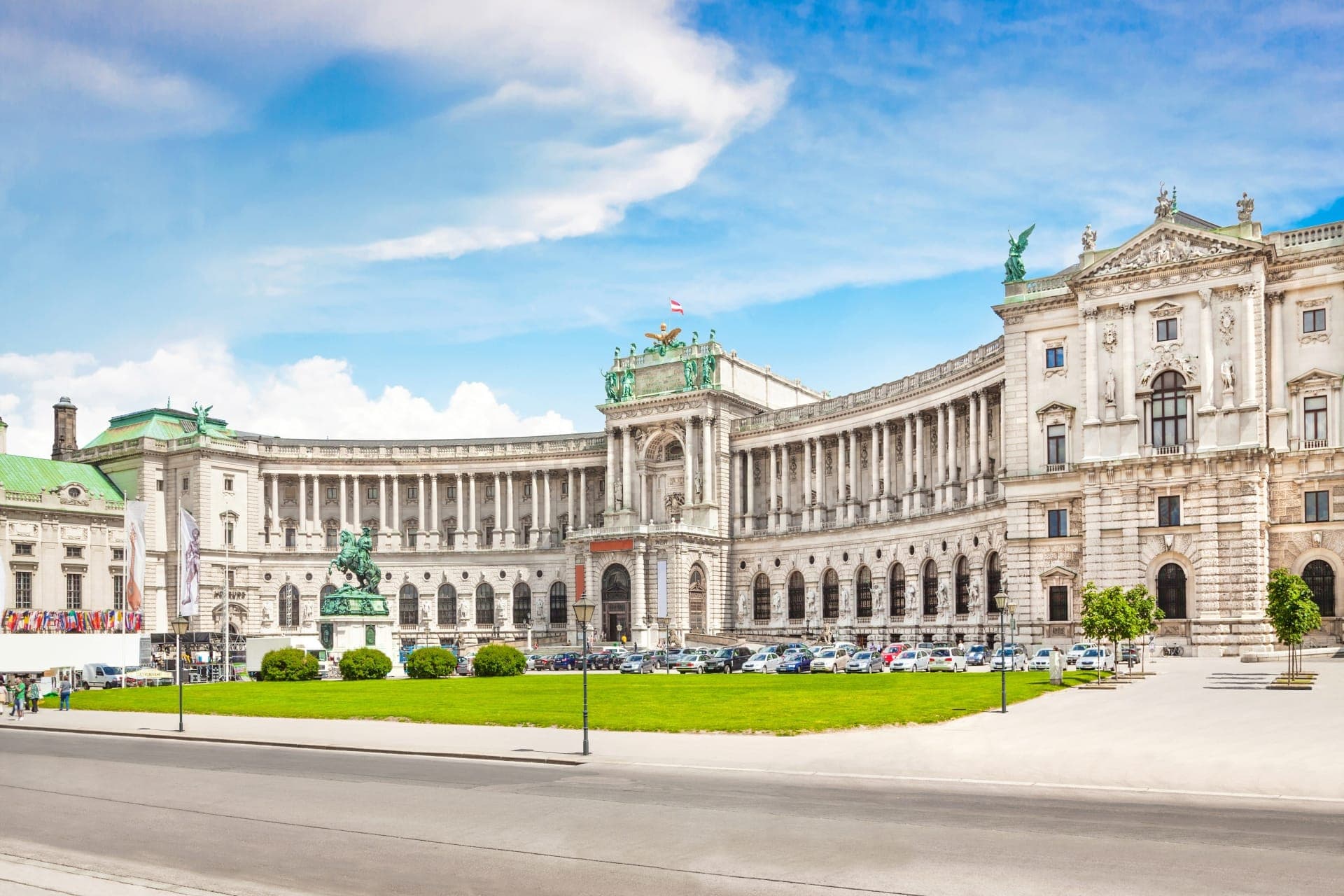 Vienna Old Town, Hofburg Palace Courtyard, and St. Stephen's Cathedral Walking Tour - სურათი 19