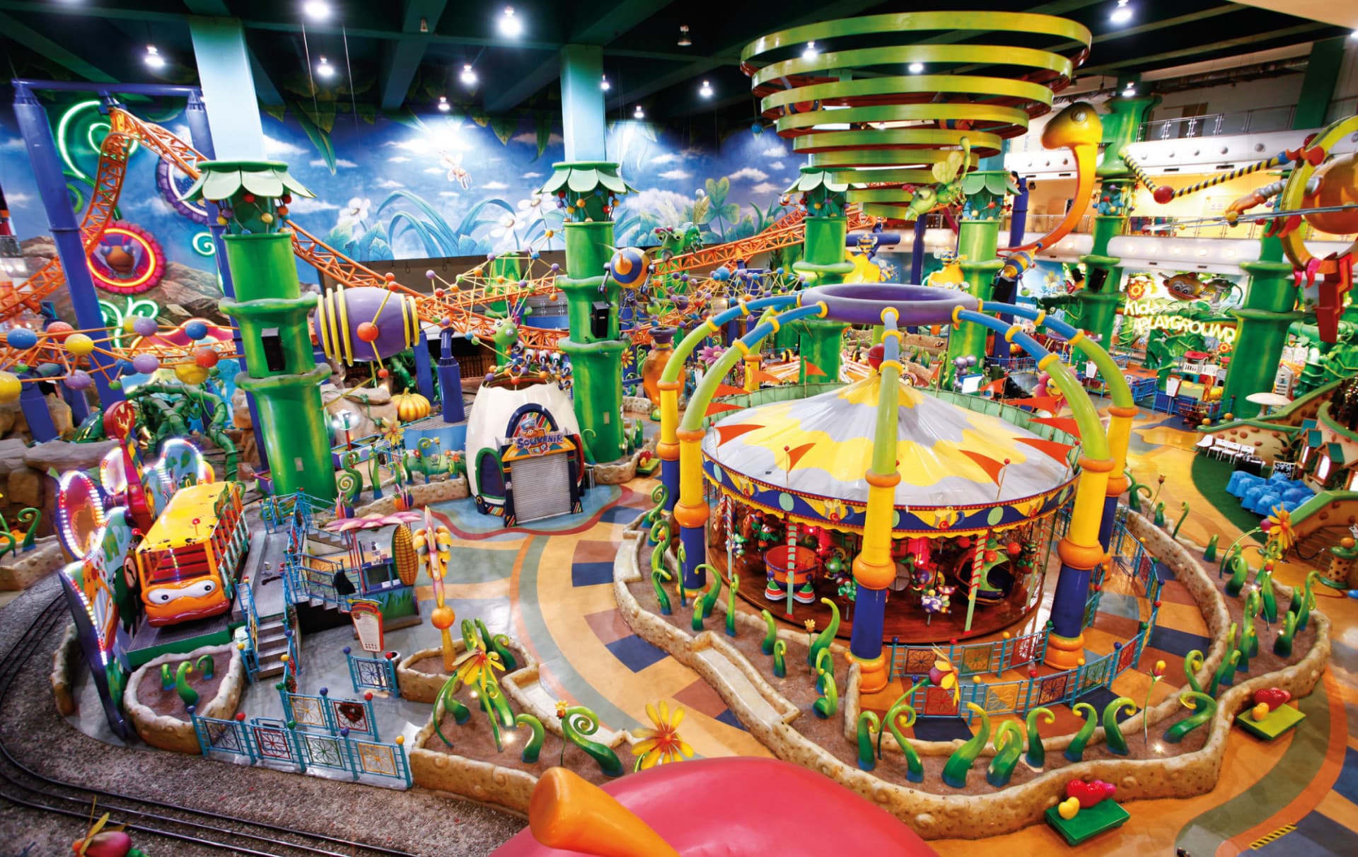 COMBO: Aquaria KLCC + Berjaya Times Square Theme Park Tickets - სურათი 2