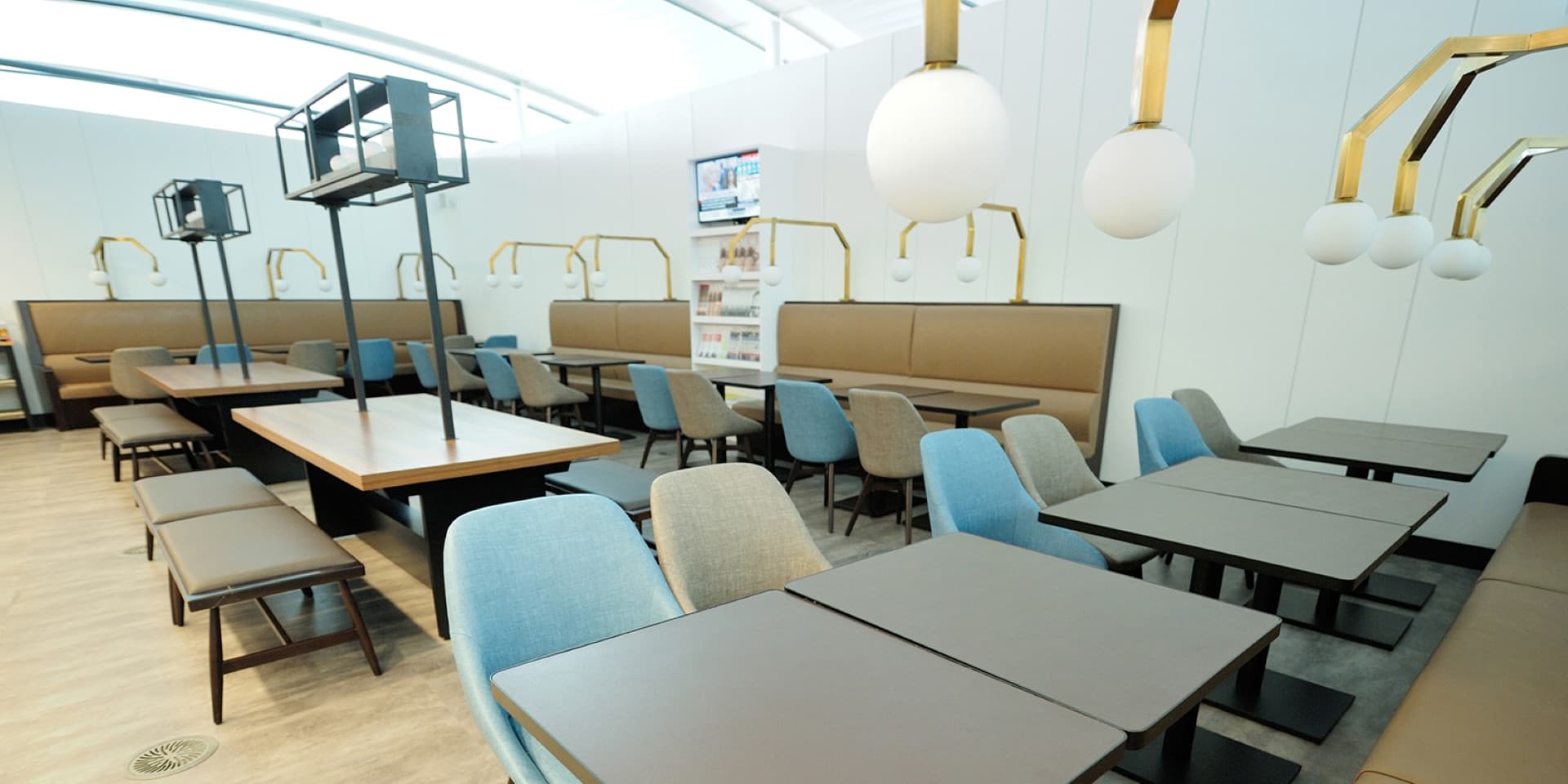 Plaza Premium Lounge - Toronto Pearson International Airport Terminal 1 - სურათი 6