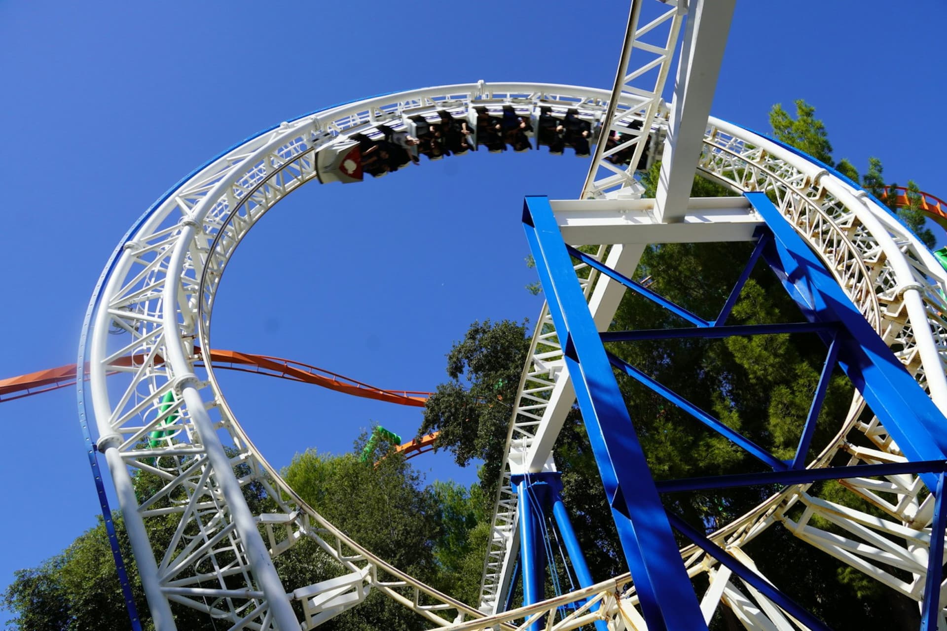 Six Flags Magic Mountain Ticket - სურათი 2