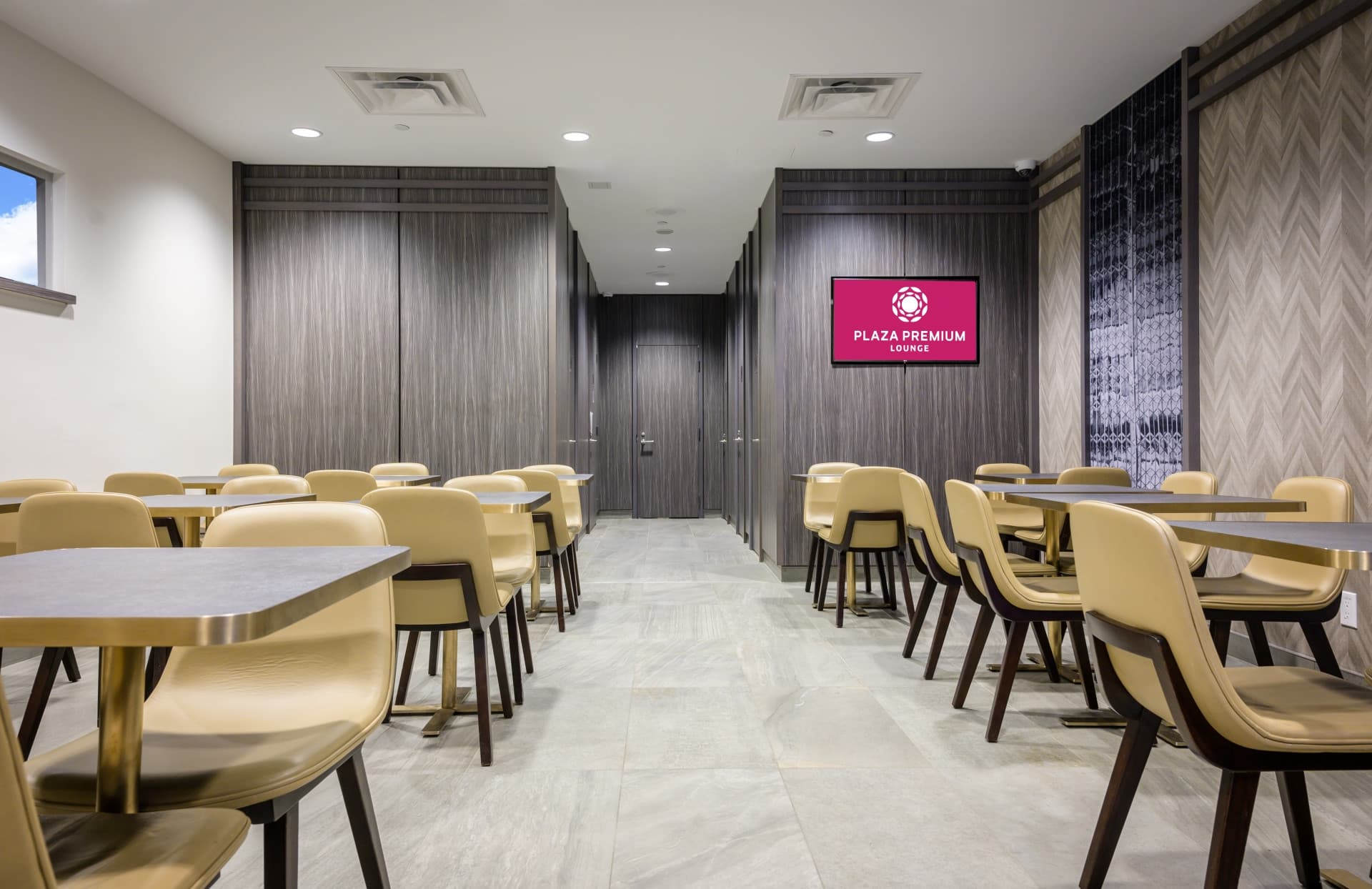 Plaza Premium Lounge - Toronto Pearson International Airport Terminal 1 - სურათი 2