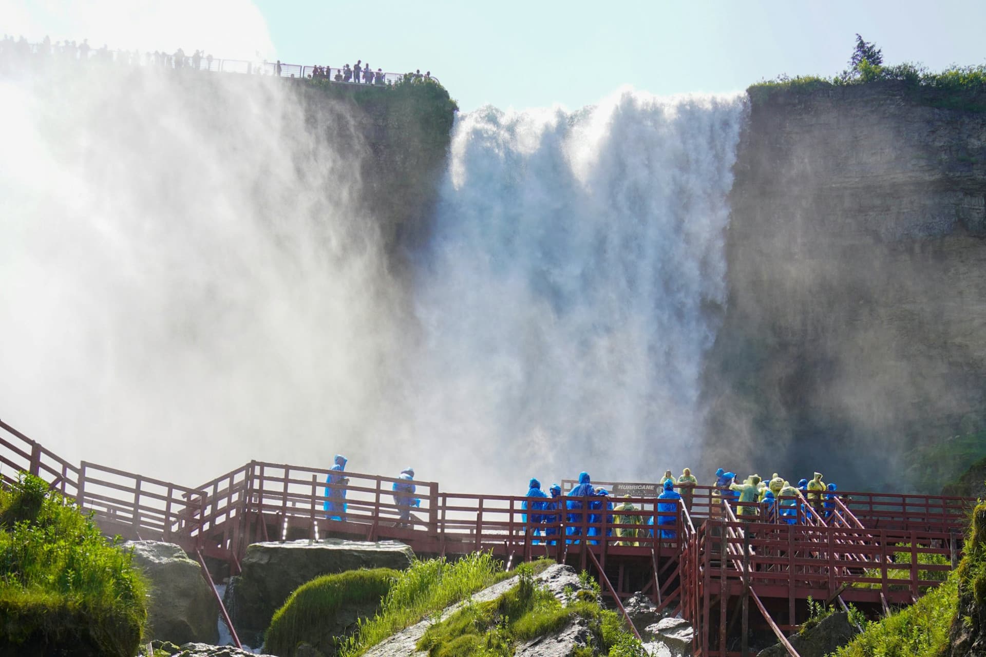 Niagara Falls(US & Canada): Guided Tour with Boat Cruise, Cave of the Winds & Skylon Tower - სურათი 5