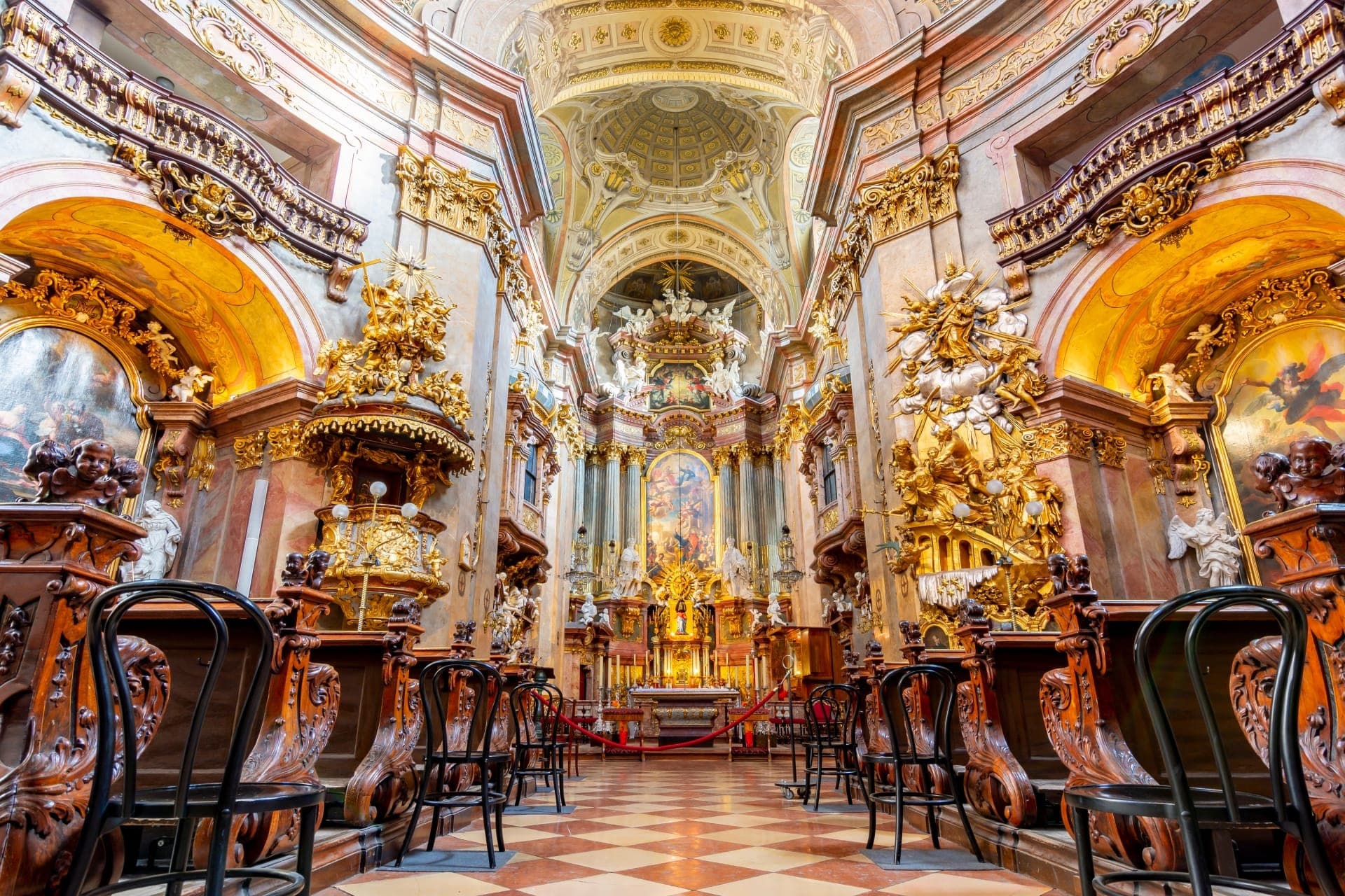 Vienna Old Town, Hofburg Palace Courtyard, and St. Stephen's Cathedral Walking Tour - სურათი 3