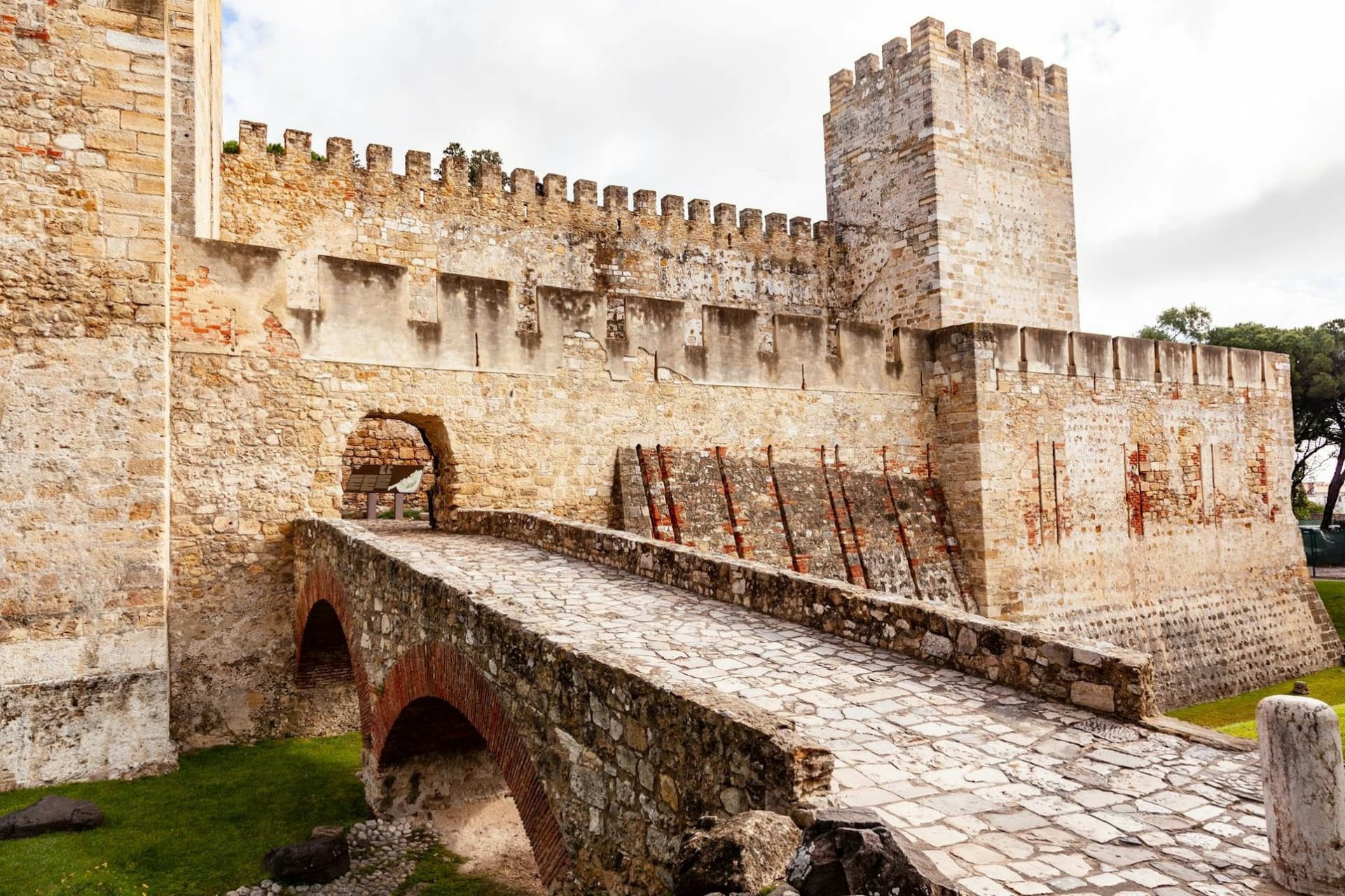 São Jorge Castle Ticket + Audio Guide - სურათი 2