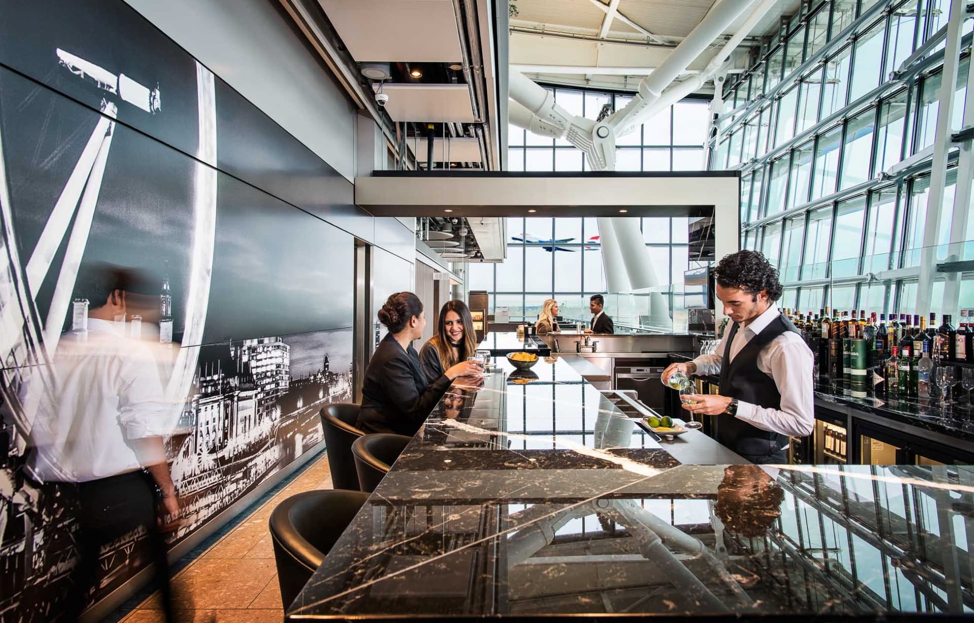 Plaza Premium Lounge - London Heathrow Airport Terminal 5 - სურათი 2