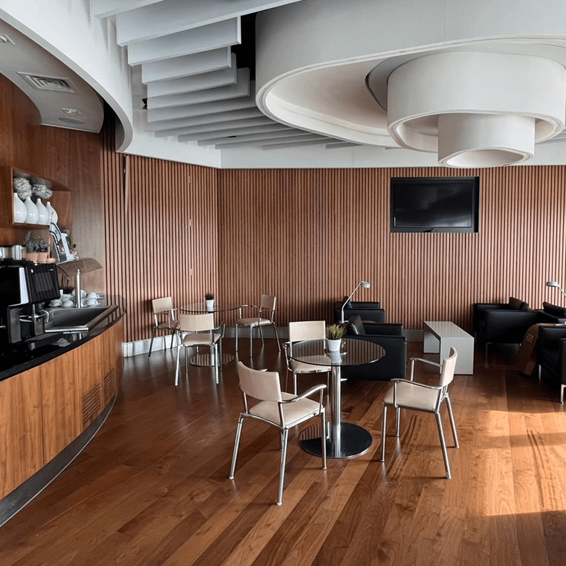 Plaza Premium Lounge - London Heathrow Airport Terminal 4 - სურათი 7