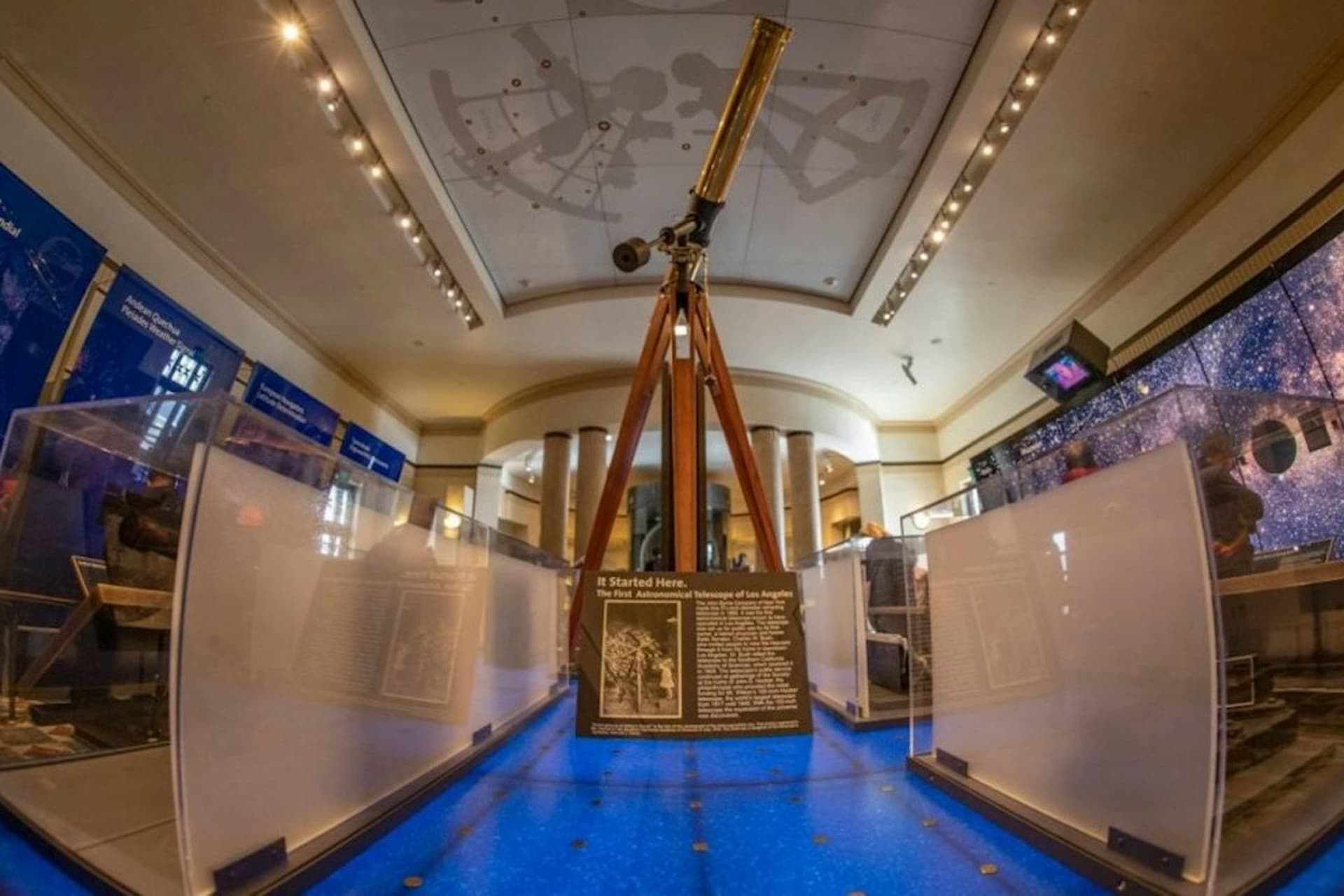 Griffith Observatory: Guided Tour + Planetarium Show Ticket - სურათი 8