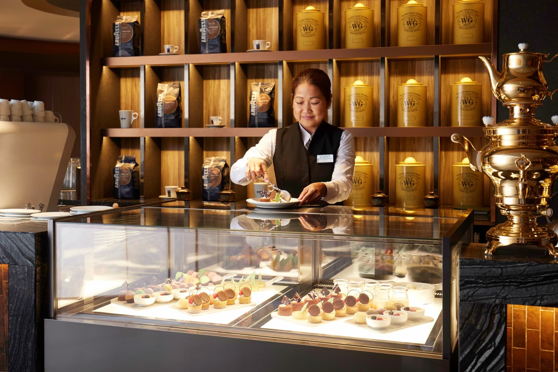 Plaza Premium Lounge - Hong Kong International Airport Terminal 1 - სურათი 11