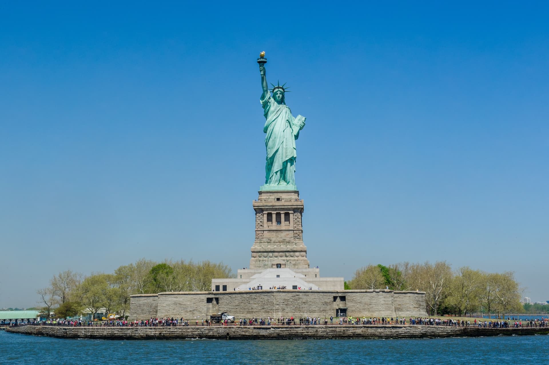 Circle Line "Statue of Liberty Midtown NYC" Cruise (1 hour): Reserved Straight-to-Board Ticket - მთავარი სურათი