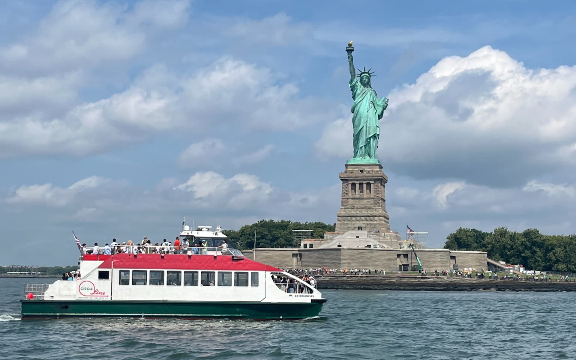 Official Circle Line Cruises, Downtown NYC: Reserved Straight-to-Board Ticket - სურათი 3