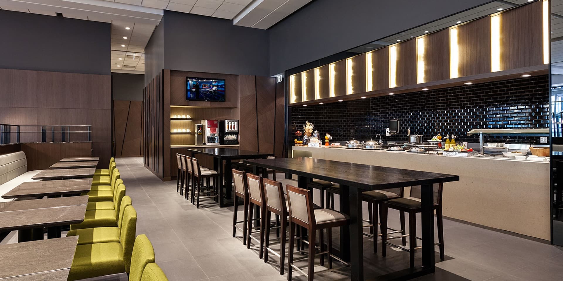 Plaza Premium Lounge - Vancouver International Airport - სურათი 2