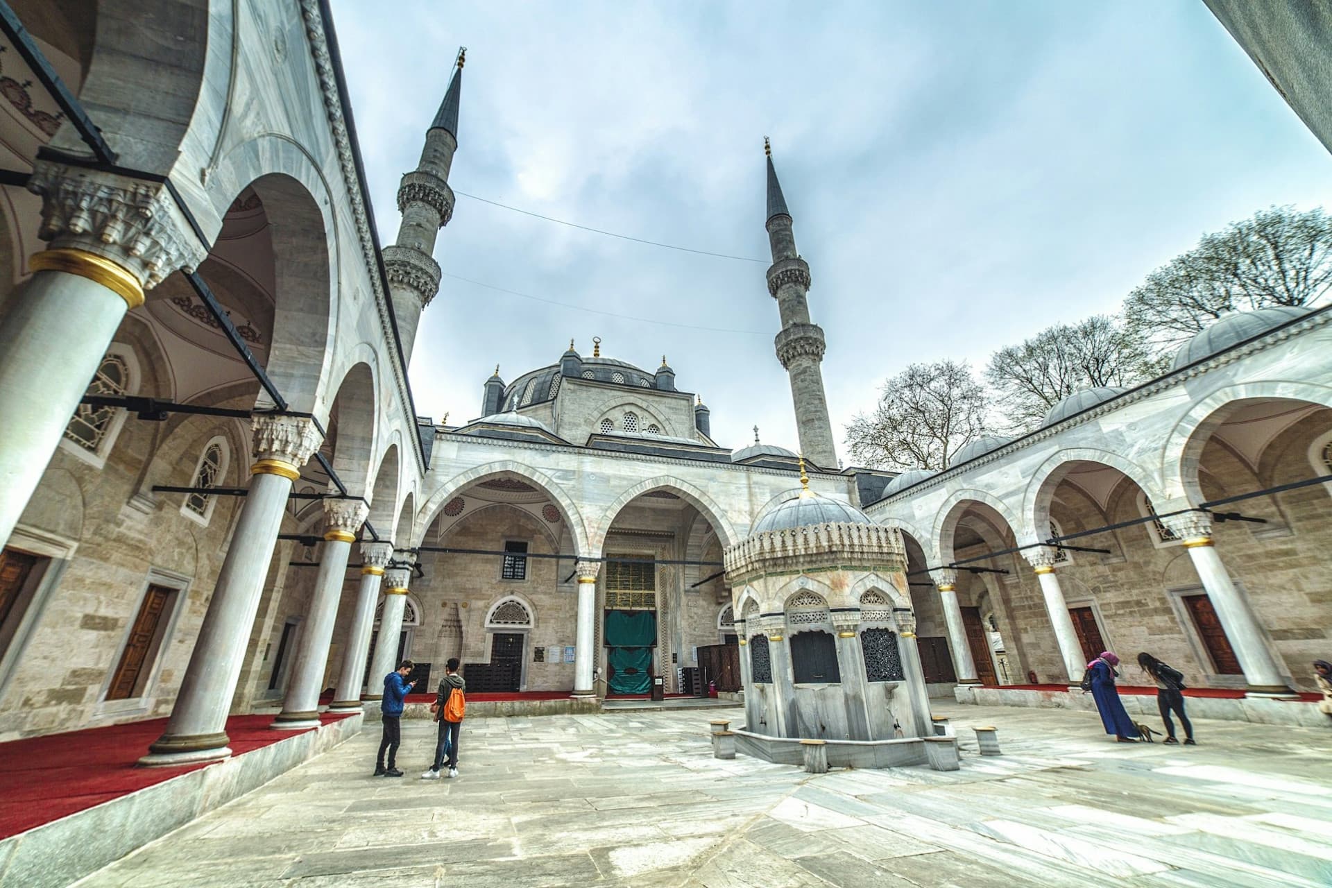 Istanbul Europe and Asia Half-Day Private Tour: Maiden's Tower and Mihrimah Sultan Mosque - სურათი 4