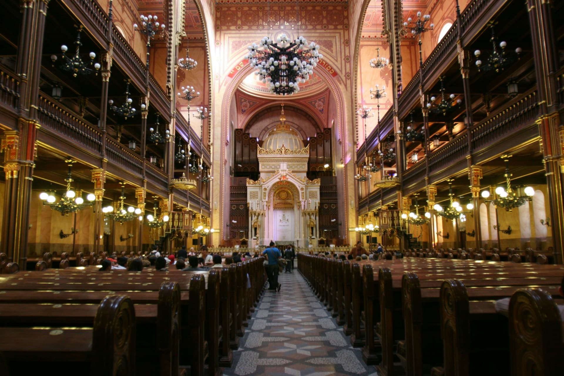 Great Synagogue Ticket + Jewish Quarter Guided Tour - სურათი 2