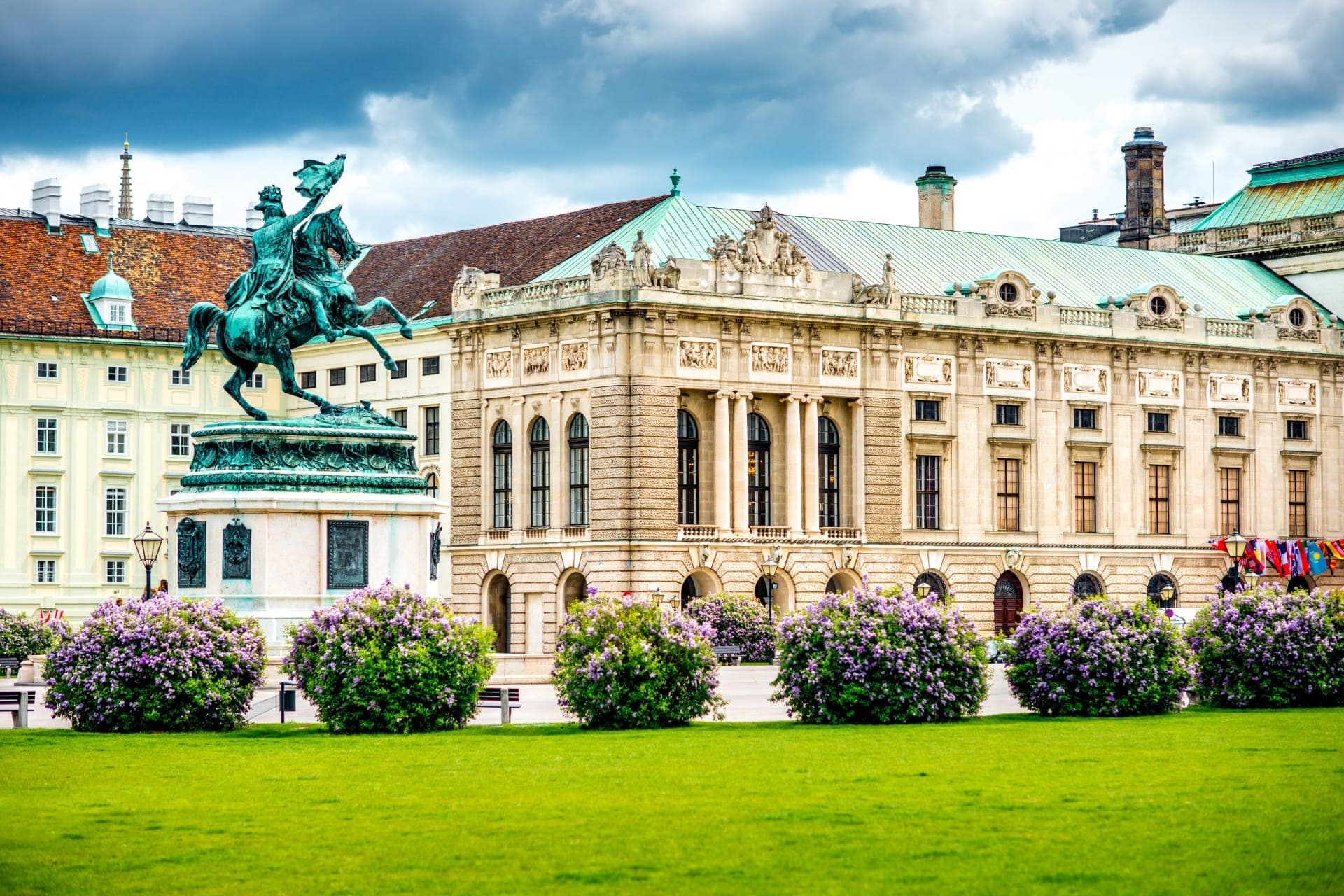 Vienna Old Town, Hofburg Palace Courtyard, and St. Stephen's Cathedral Walking Tour - სურათი 24