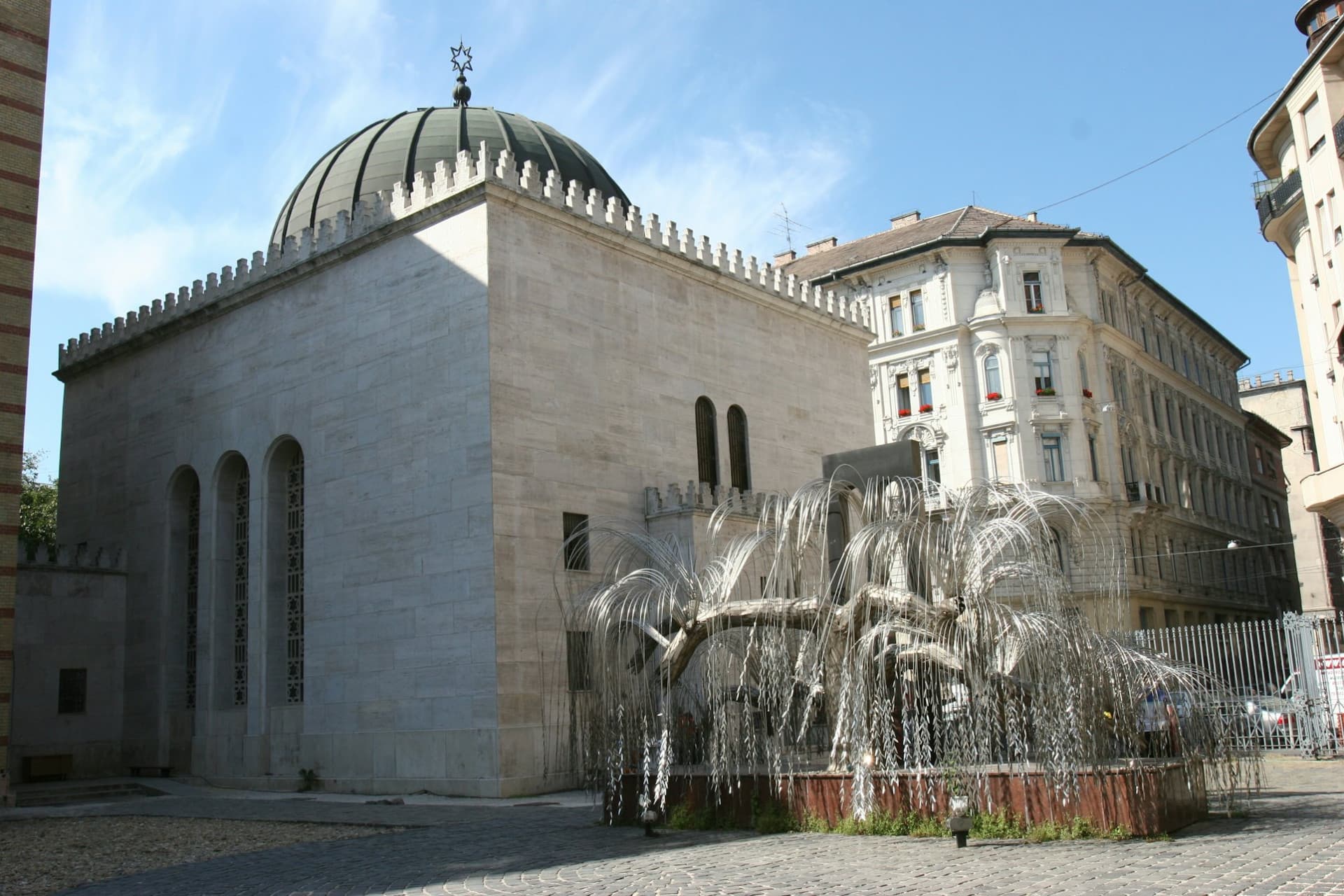 Great Synagogue Ticket + Jewish Quarter Guided Tour - სურათი 4