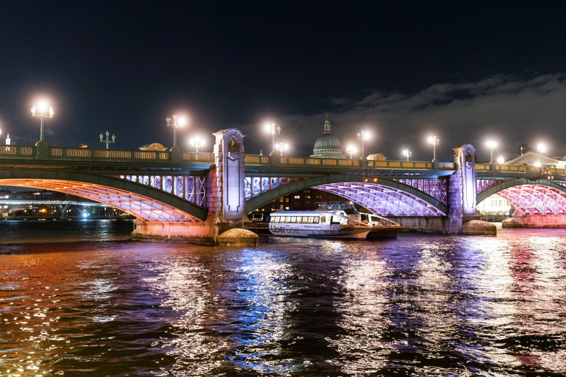 Illuminated River - Thames Uber Boat Night Cruise - სურათი 2