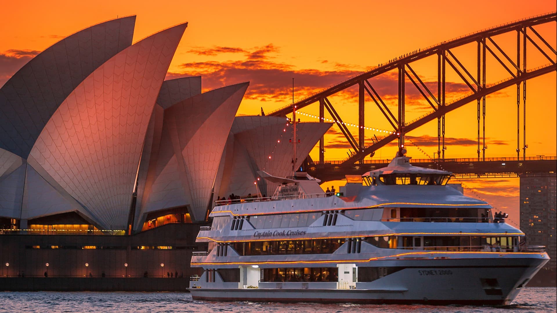 Sydney Harbour Sunset Dinner Cruise aboard Captain Cook Cruises - მთავარი სურათი