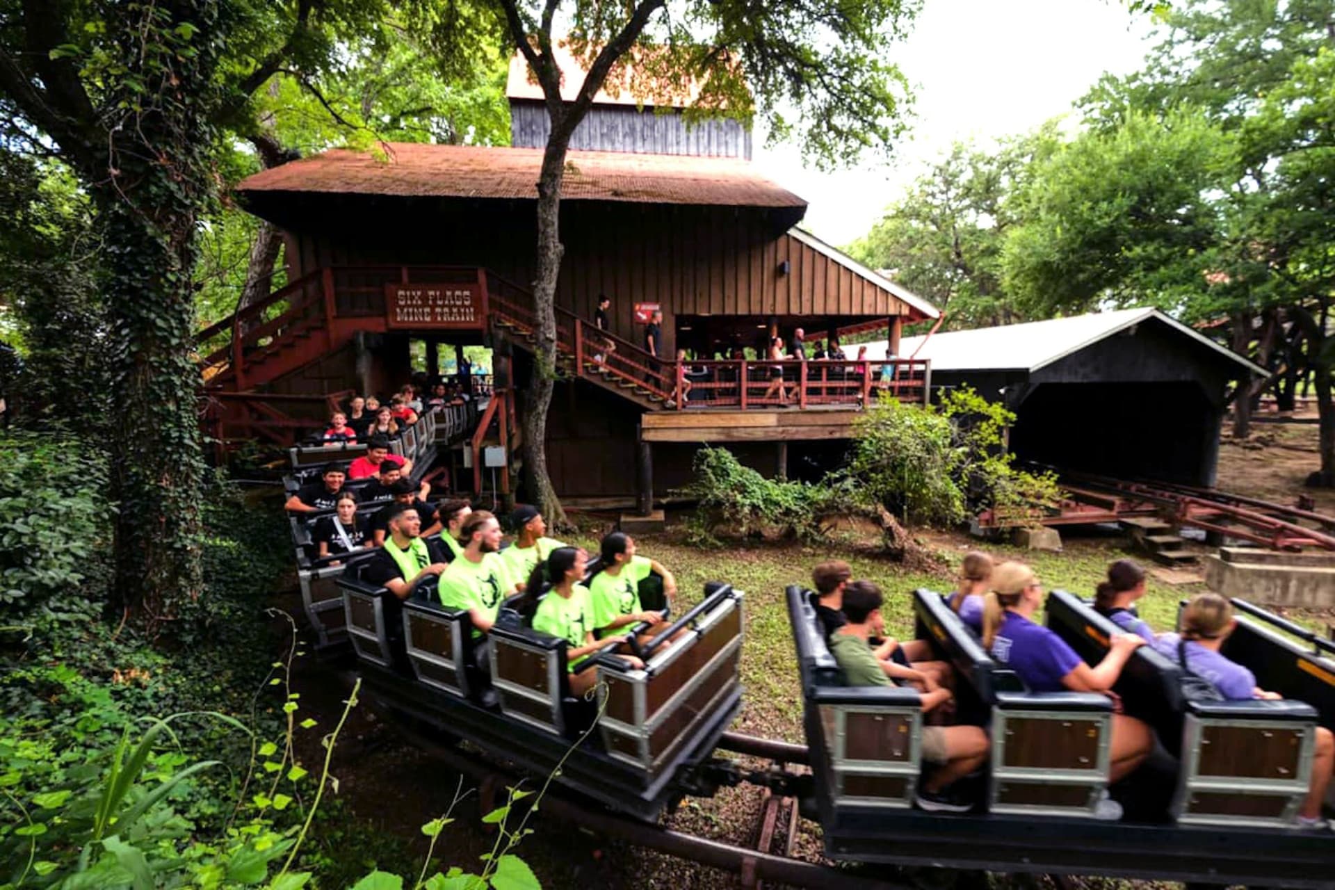 Six Flags Over Texas Ticket - სურათი 3