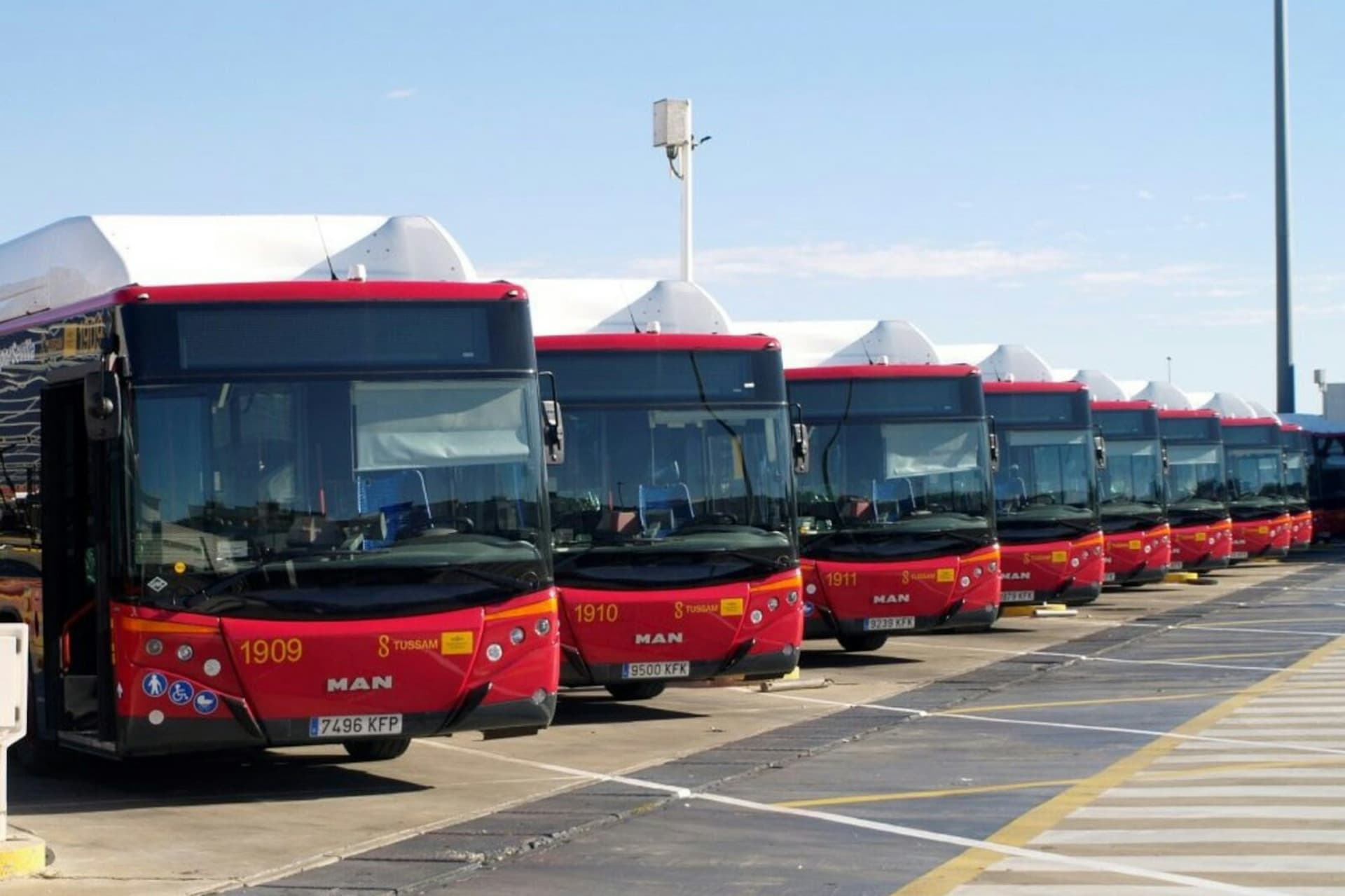 Seville: Airport Transfer Ticket to City Center - სურათი 2