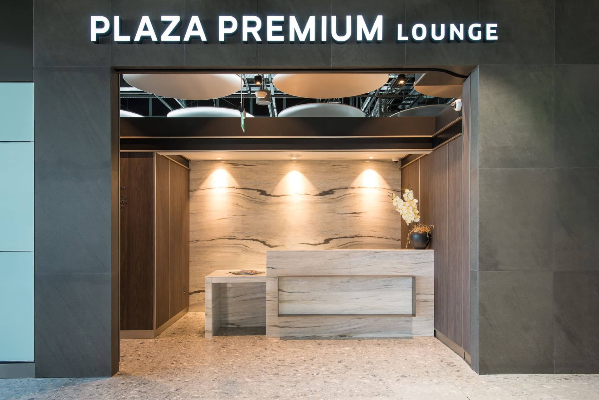 Plaza Premium Lounge - London Heathrow Airport Terminal 5 - სურათი 3