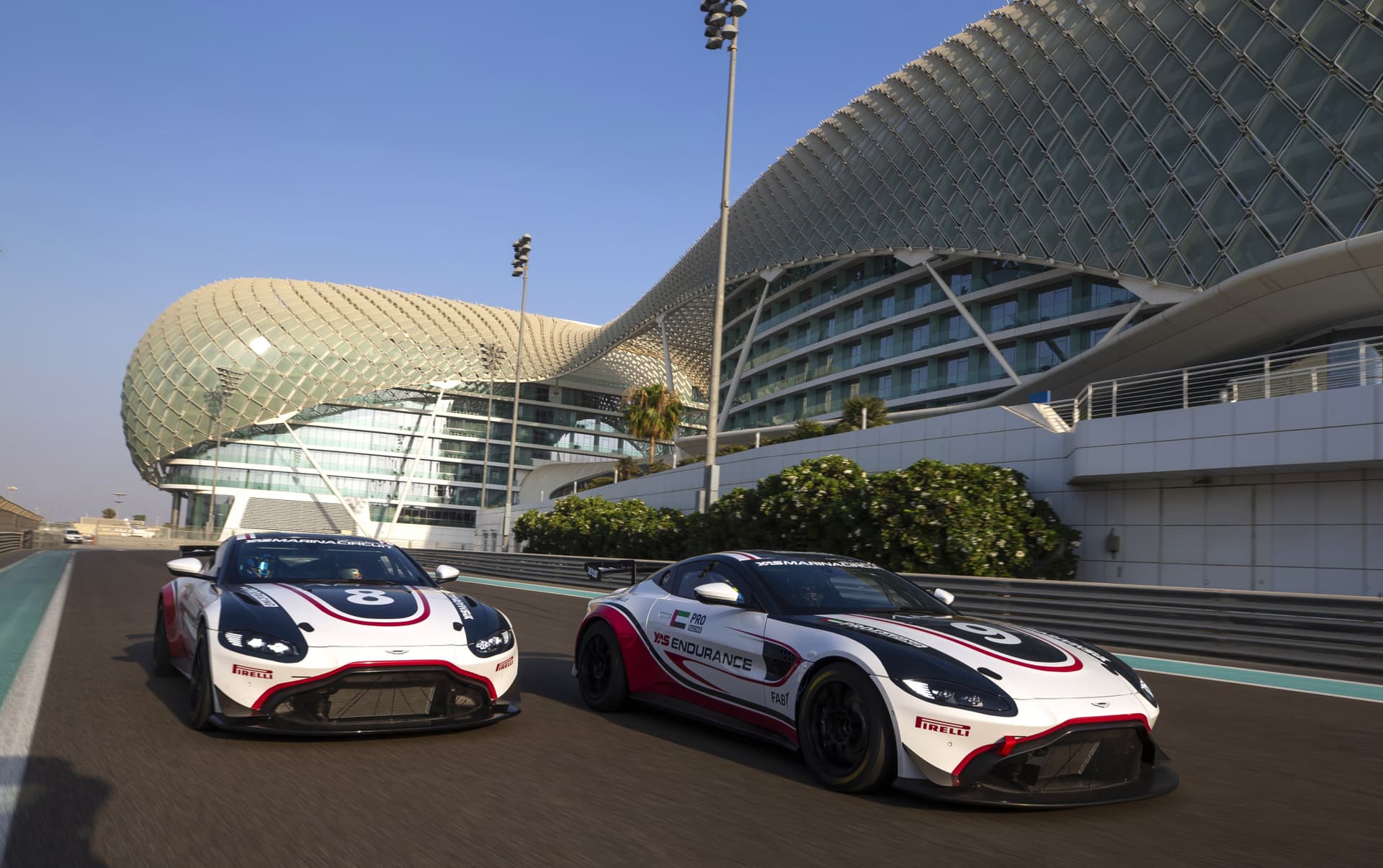 Yas Marina Circuit Aston Martin GT4 Driving Experience - სურათი 5