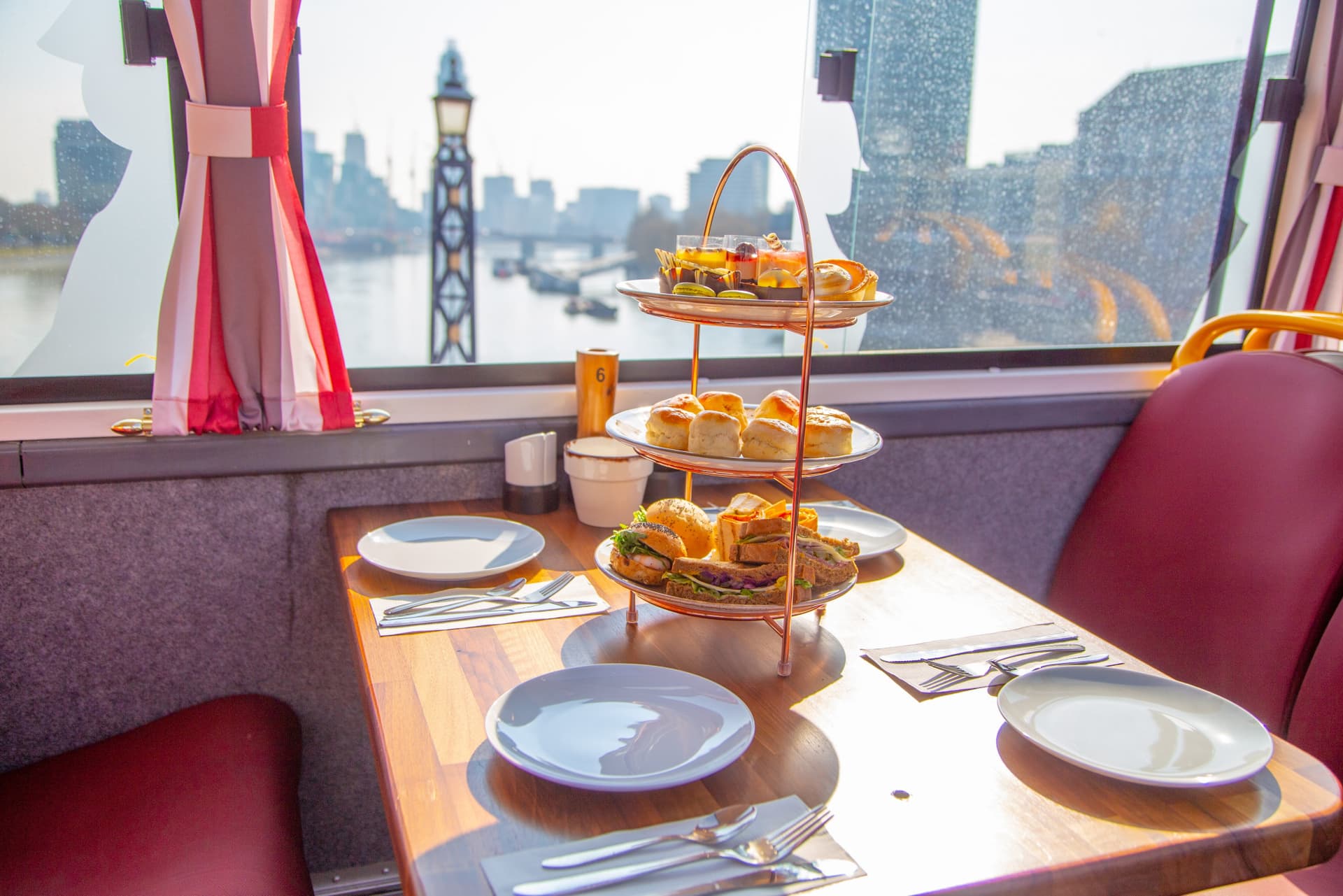 Afternoon Tea Bus with Panoramic Tour of London - სურათი 12