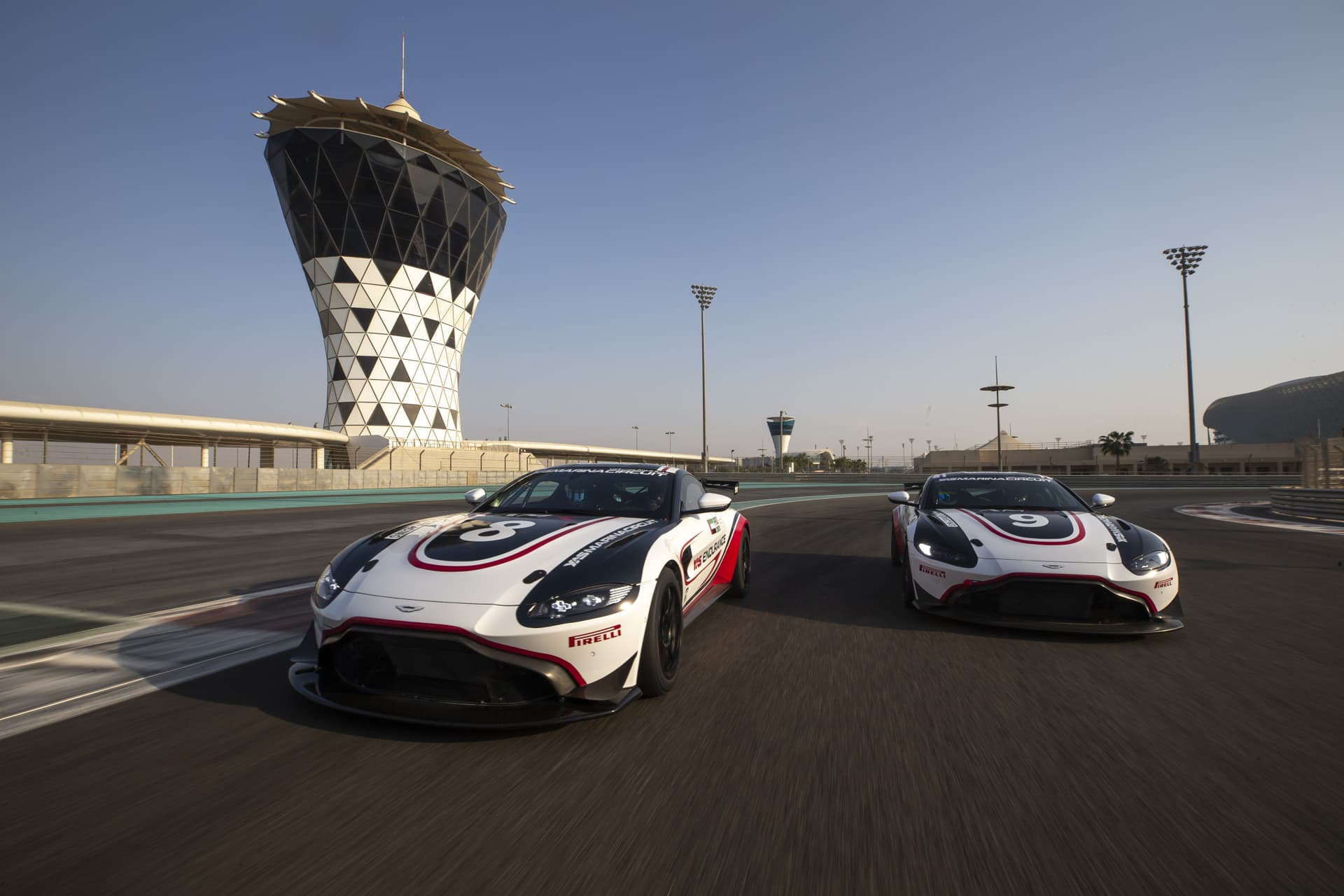 Yas Marina Circuit Aston Martin GT4 Driving Experience - სურათი 3