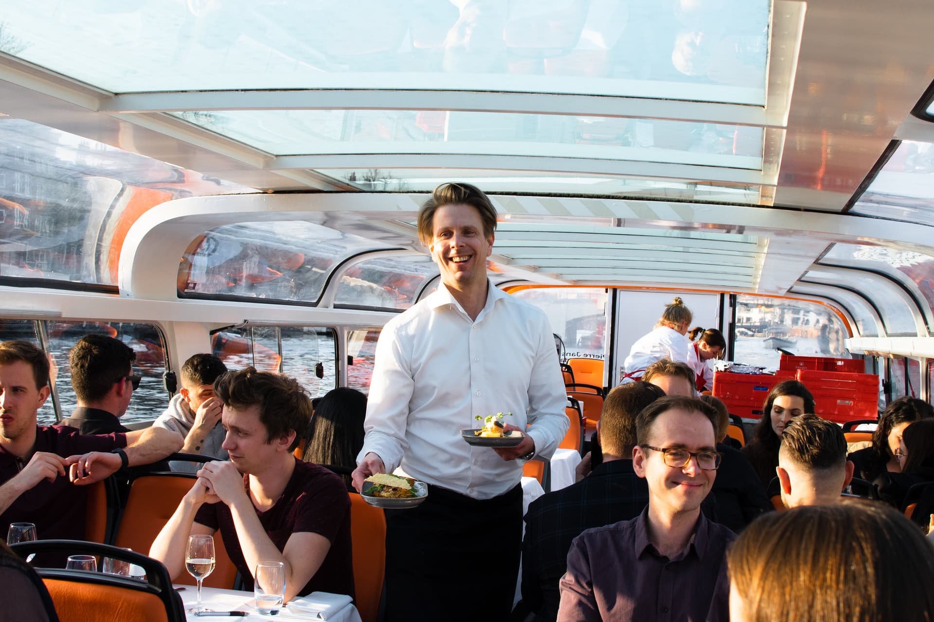 Amsterdam Canal Cruise with 4-Course Dinner - მთავარი სურათი